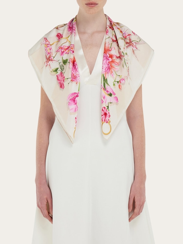 Pañuelo de seda estampado Floración Gallery image 3