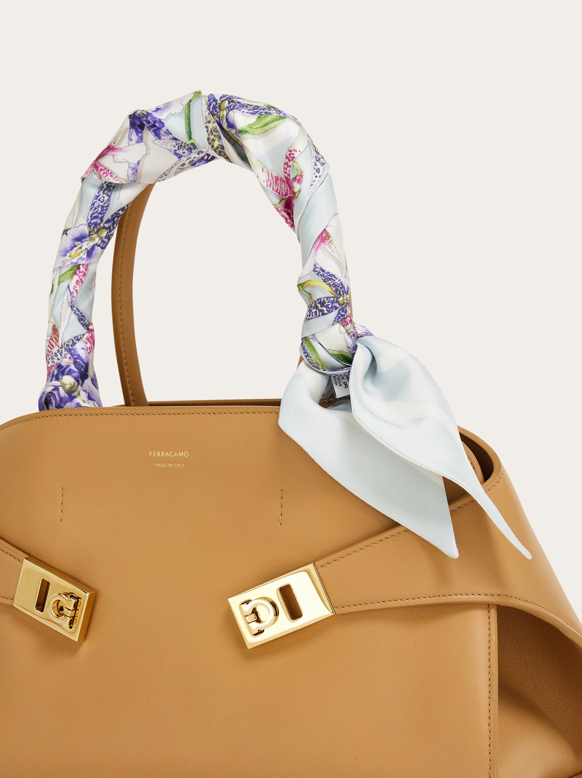 フェラガモ・バッグアクセサリー　シルク100% シルク バンドゥ - ウィメンズ | Ferragamo