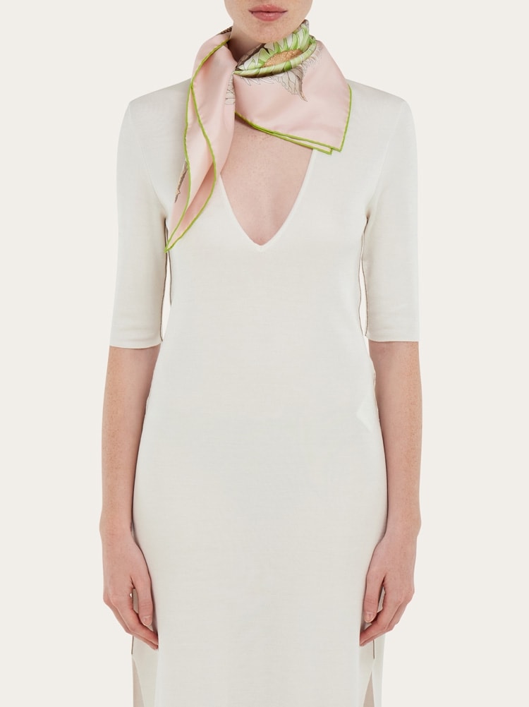 Foulard en soie imprimé Tournesols Gallery image 3