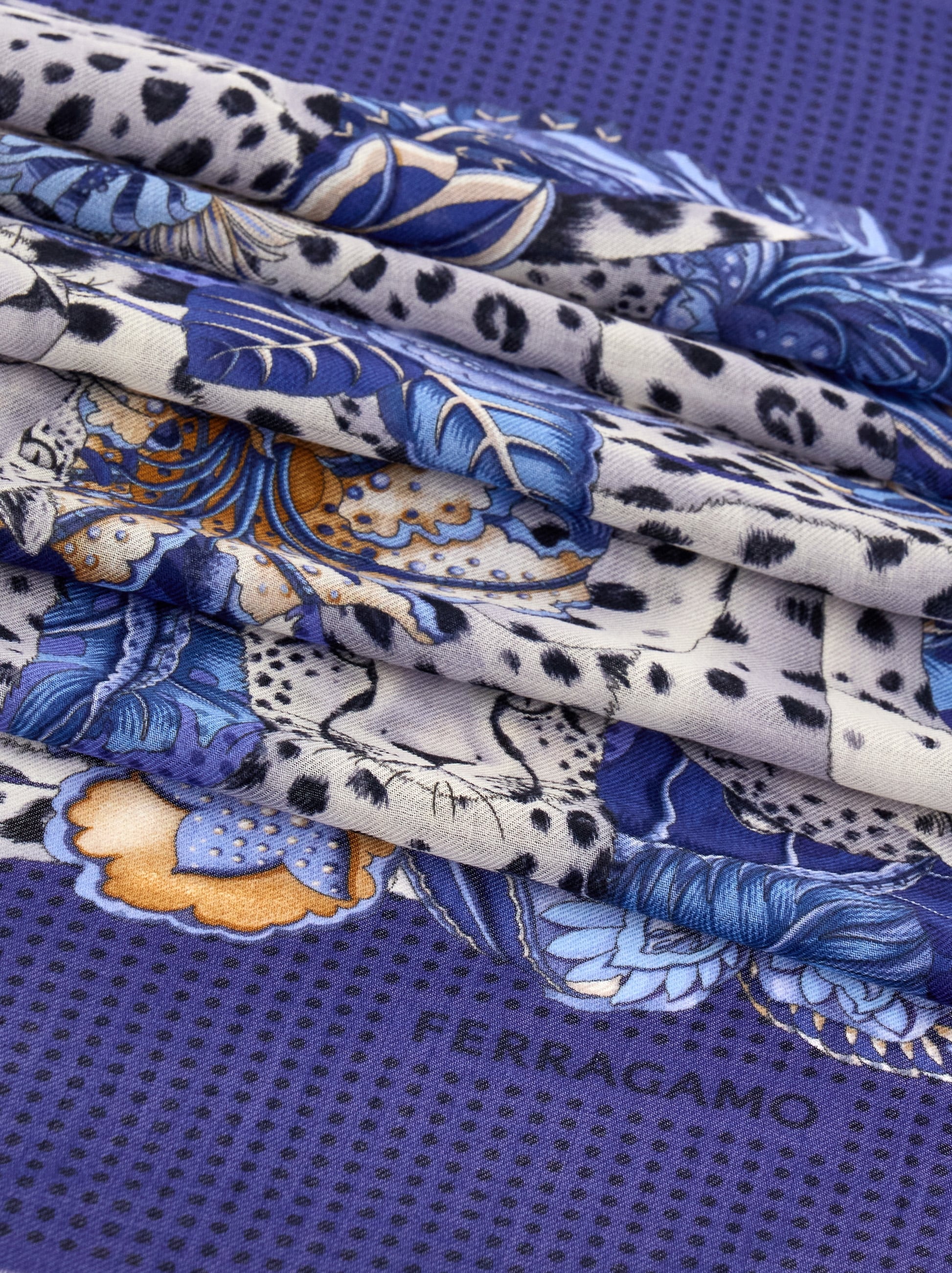 Cheetahs print cashmere shawl - Women | Ferragamo