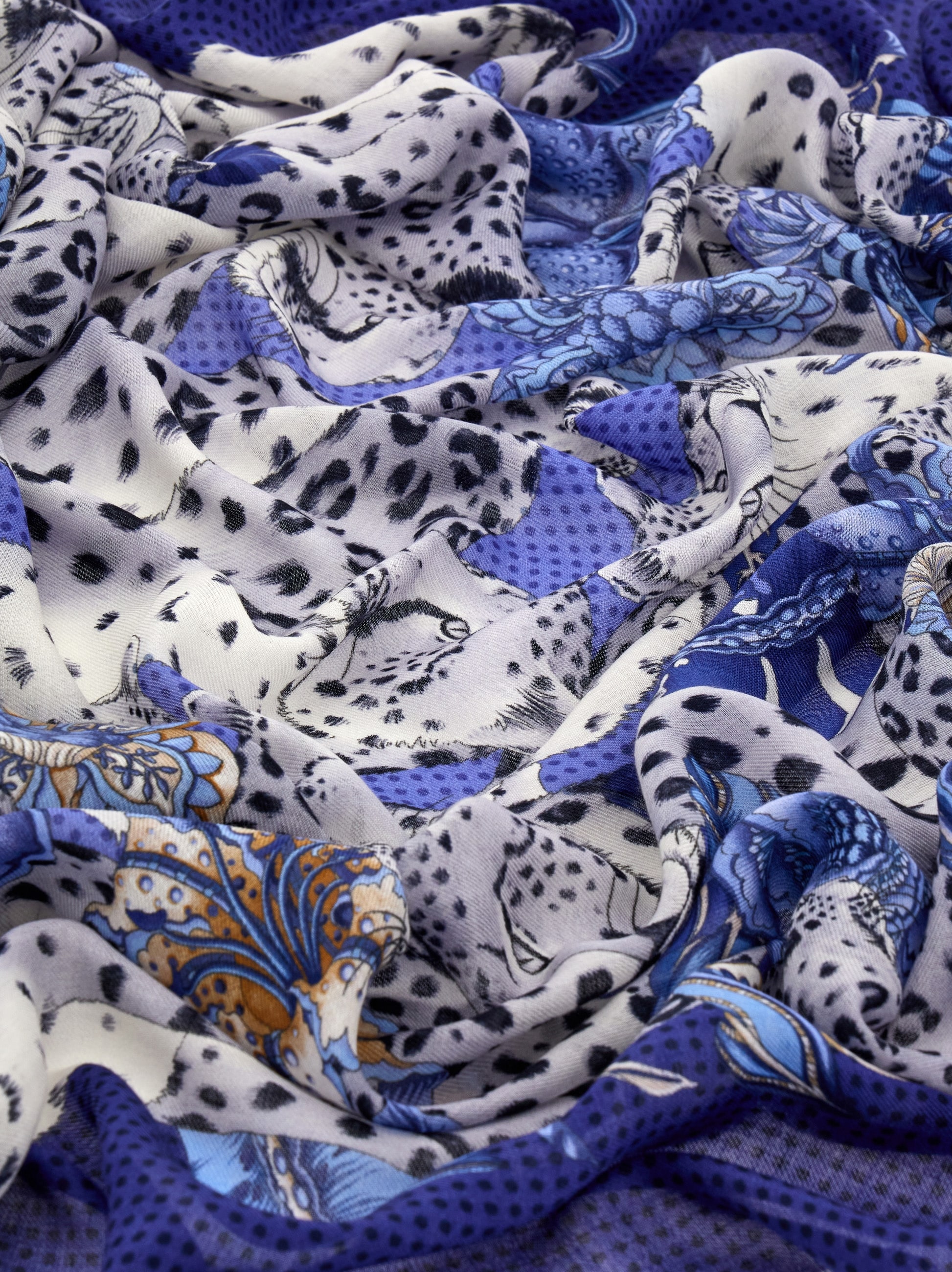 Cheetahs print cashmere shawl - Women | Ferragamo