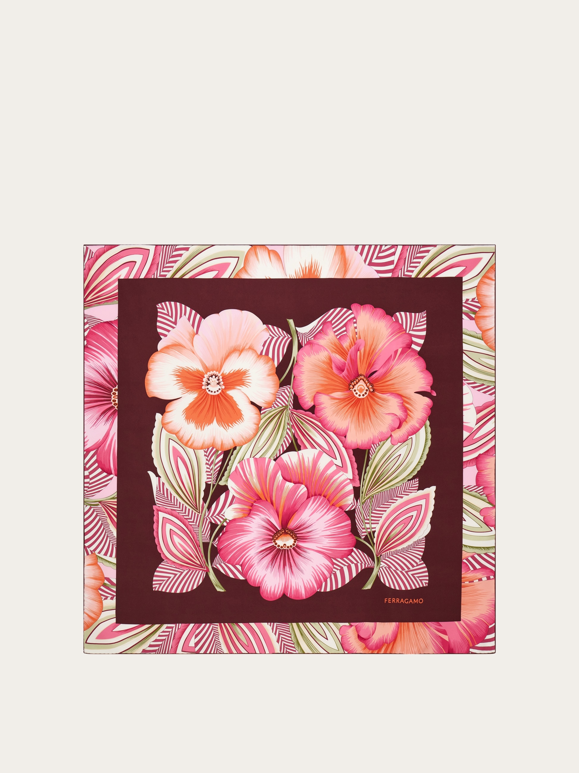 新品 フェラガモ 高級シルク スカーフ 花柄 洗練 シック 上品 シルクスカーフ - ウィメンズ | Ferragamo