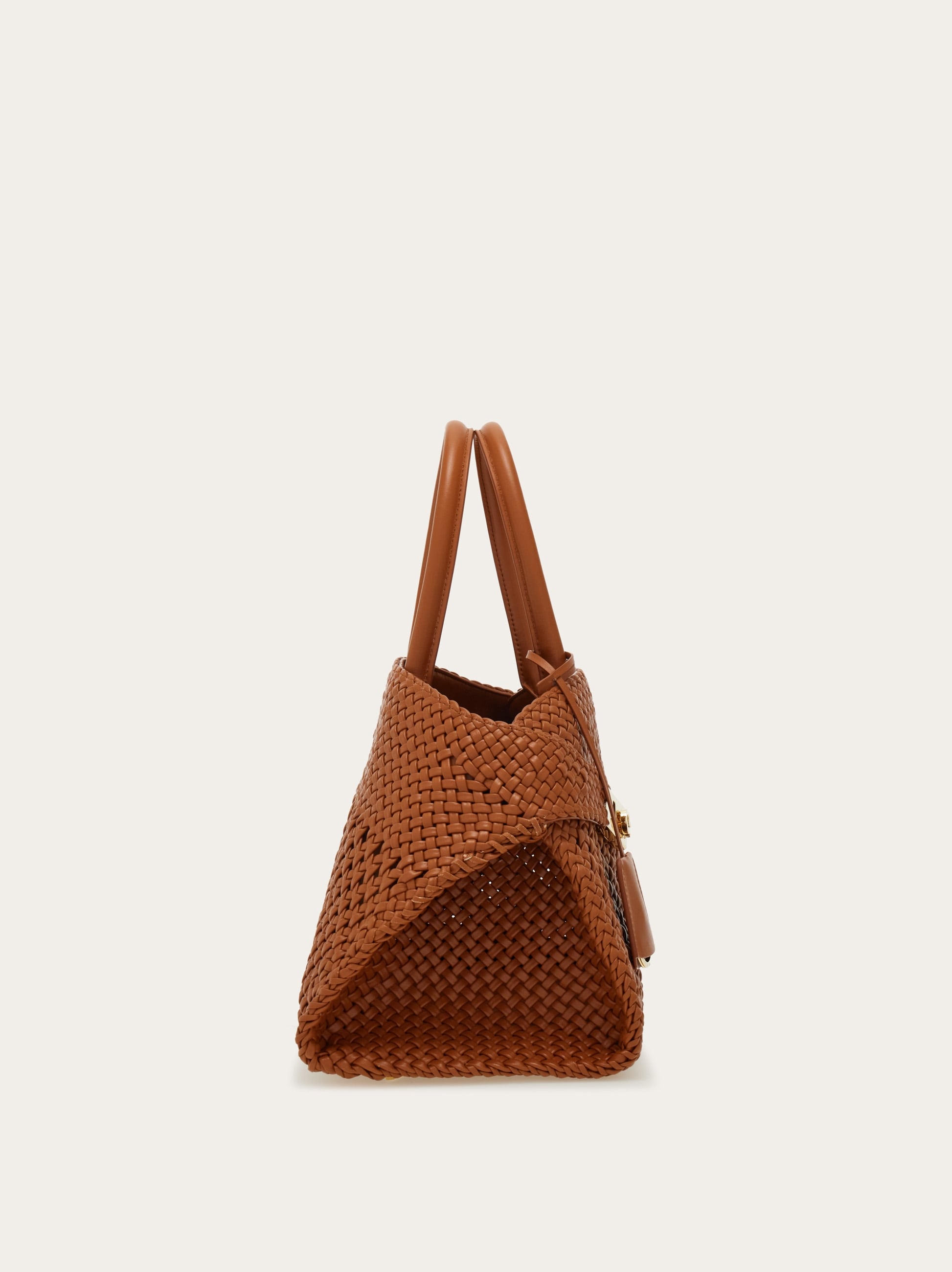 Hug handbag (M) - Women | Ferragamo