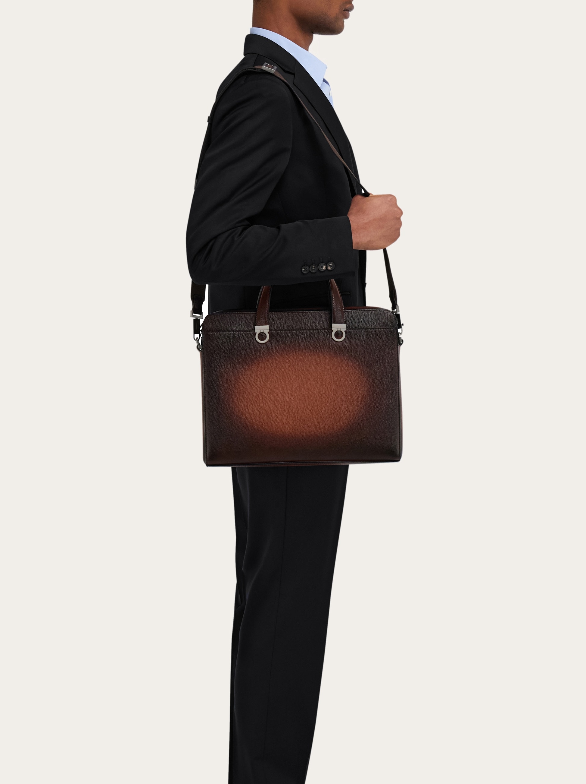 サルヴァトーレフェラガモ イノシシ革 レザー ブリーフケース 黒 楽天市場】フェラガモ Salvatore Ferragamo サルヴァトーレフェラガモ