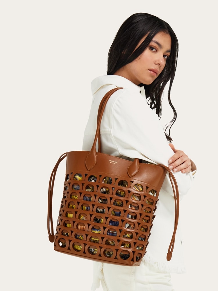 Gancini tote bag (M) Gallery image 3
