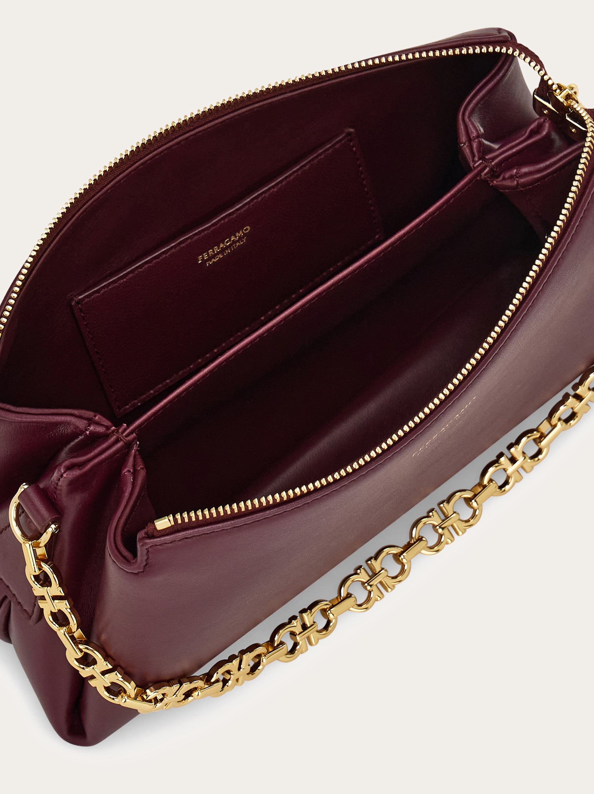 Ferragamo mini bag フェラガモミニバッグ♡ ミニバッグ・ミニウィメンズバッグ｜フェラガモ