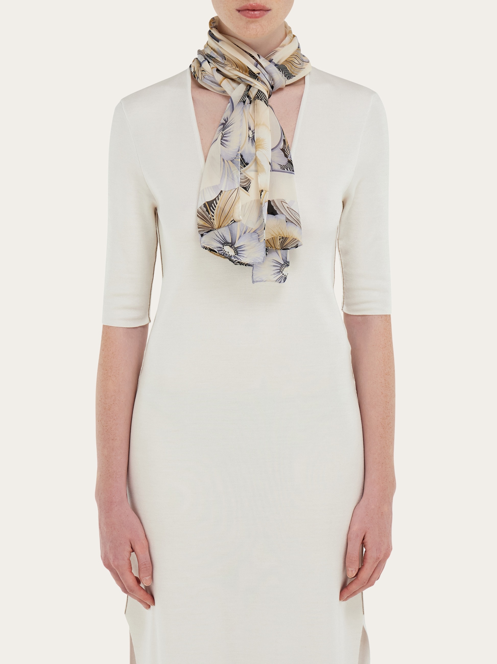Salvatore Ferragamo シルクブラウス Day & Night print silk scarf - Women | Ferragamo