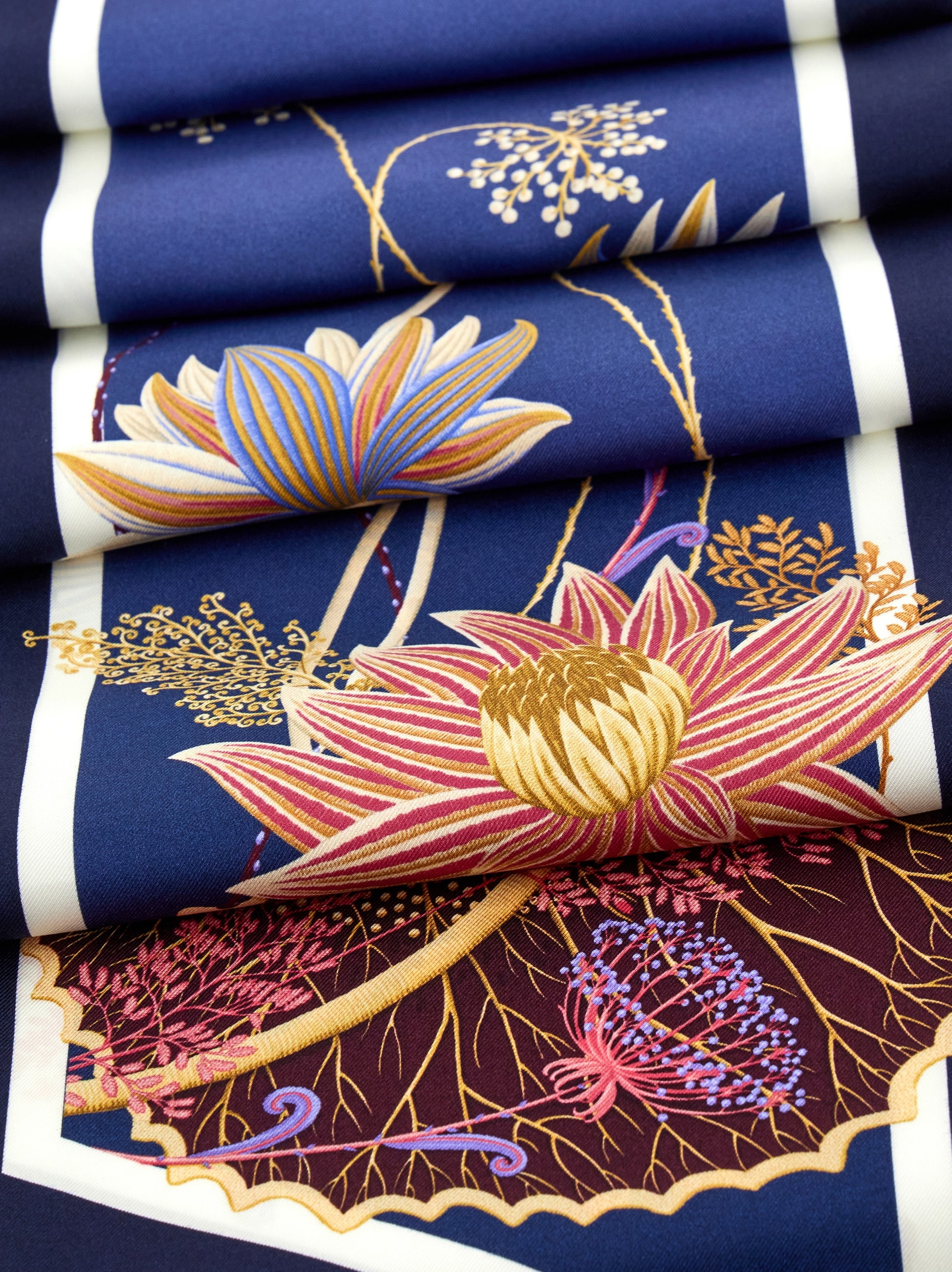 Water lilies print silk bandeau - Women | Ferragamo