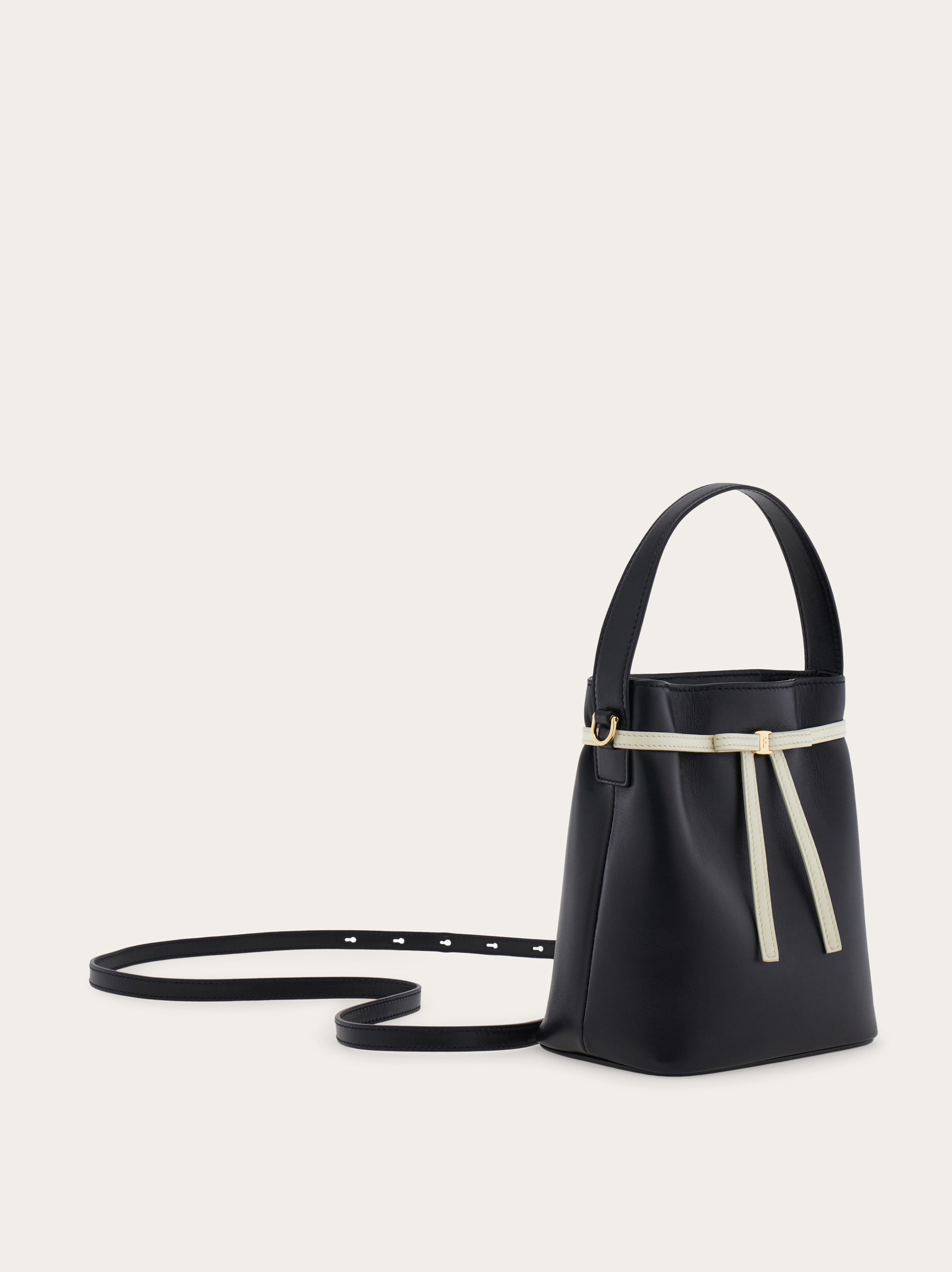 良品 フェラガモ ヴィンテージ レザー バケットバッグ 鞄 レディース メンズ Salvatore Ferragamo - 良品 フェラガモ ヴィンテージ レザー