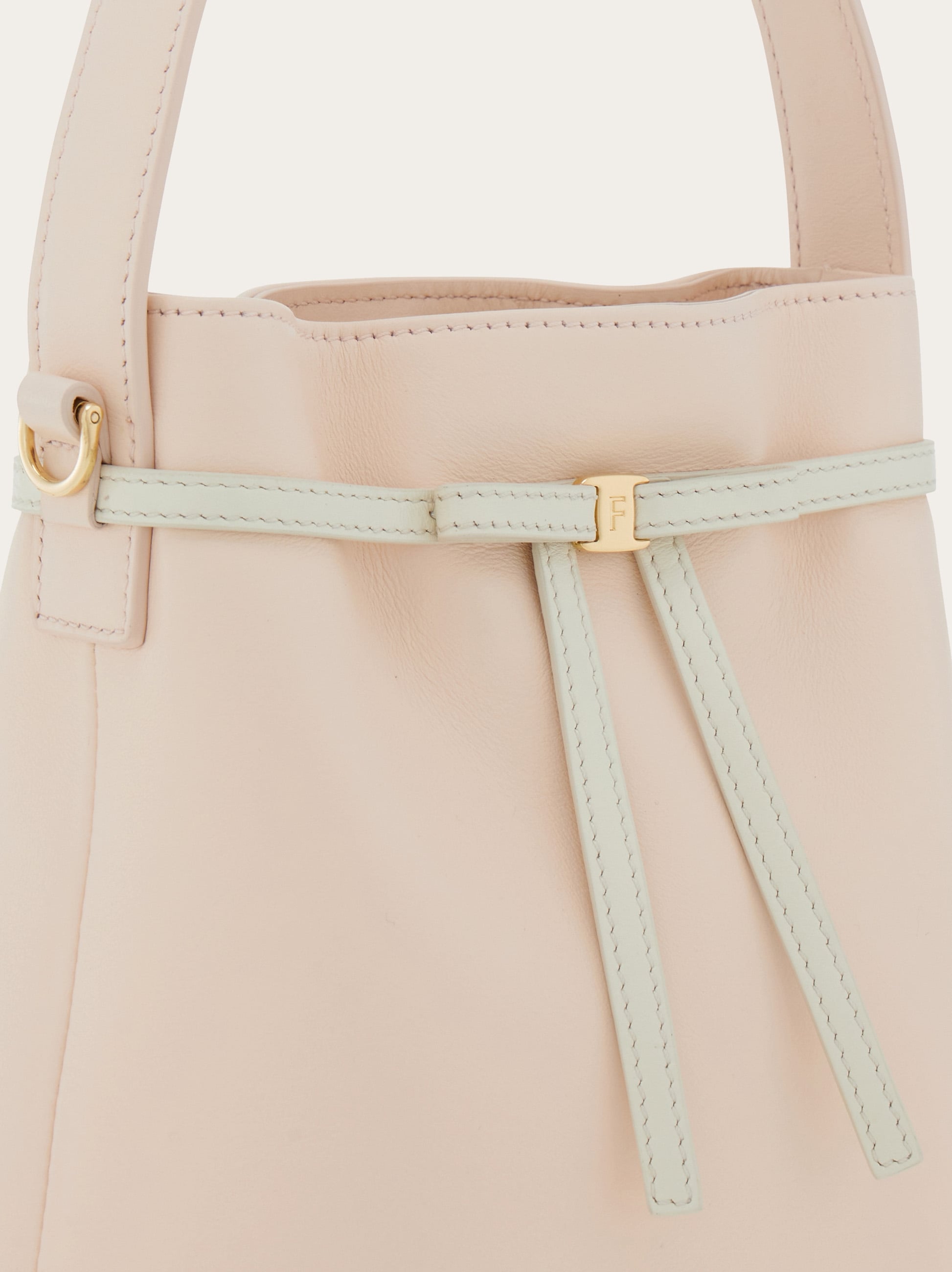 バケットバッグ - ウィメンズ | Ferragamo