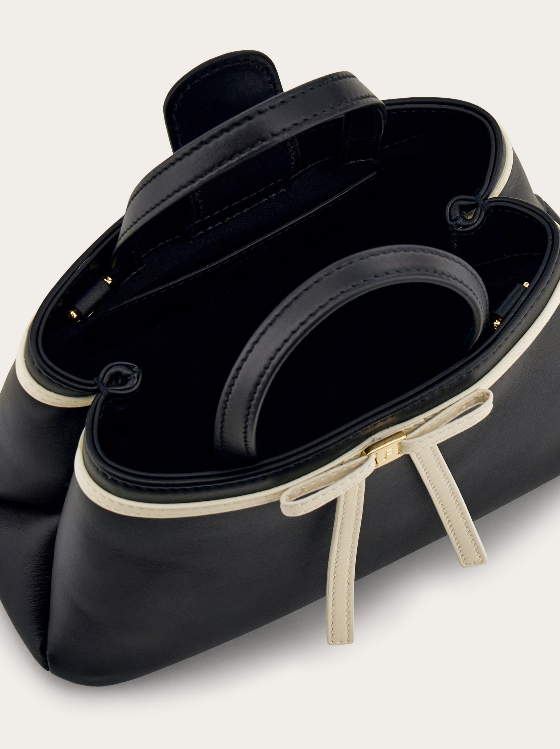 ミニ リボン トップハンドル - ウィメンズ | Ferragamo