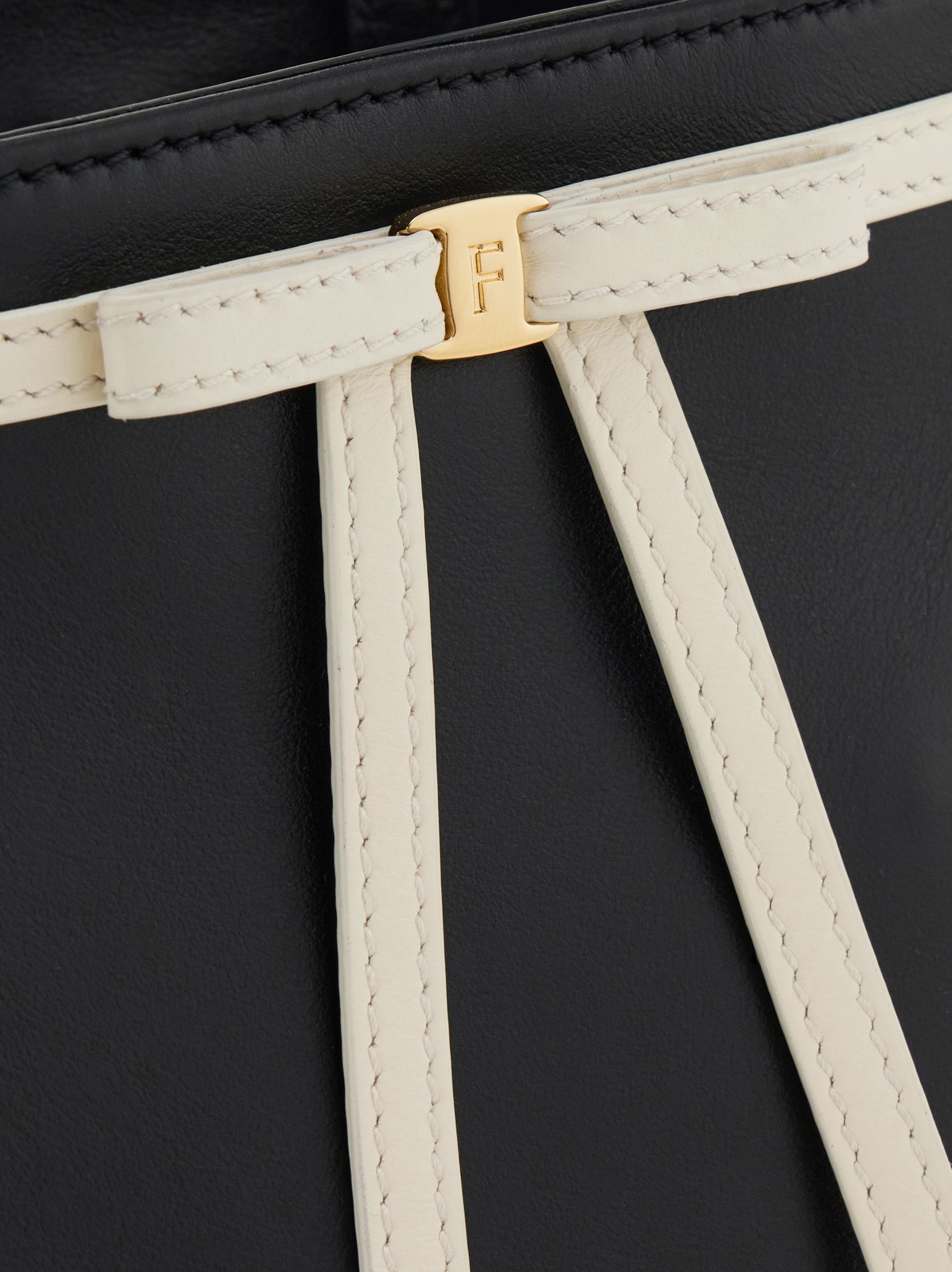 ミニ リボン トップハンドル - ウィメンズ | Ferragamo