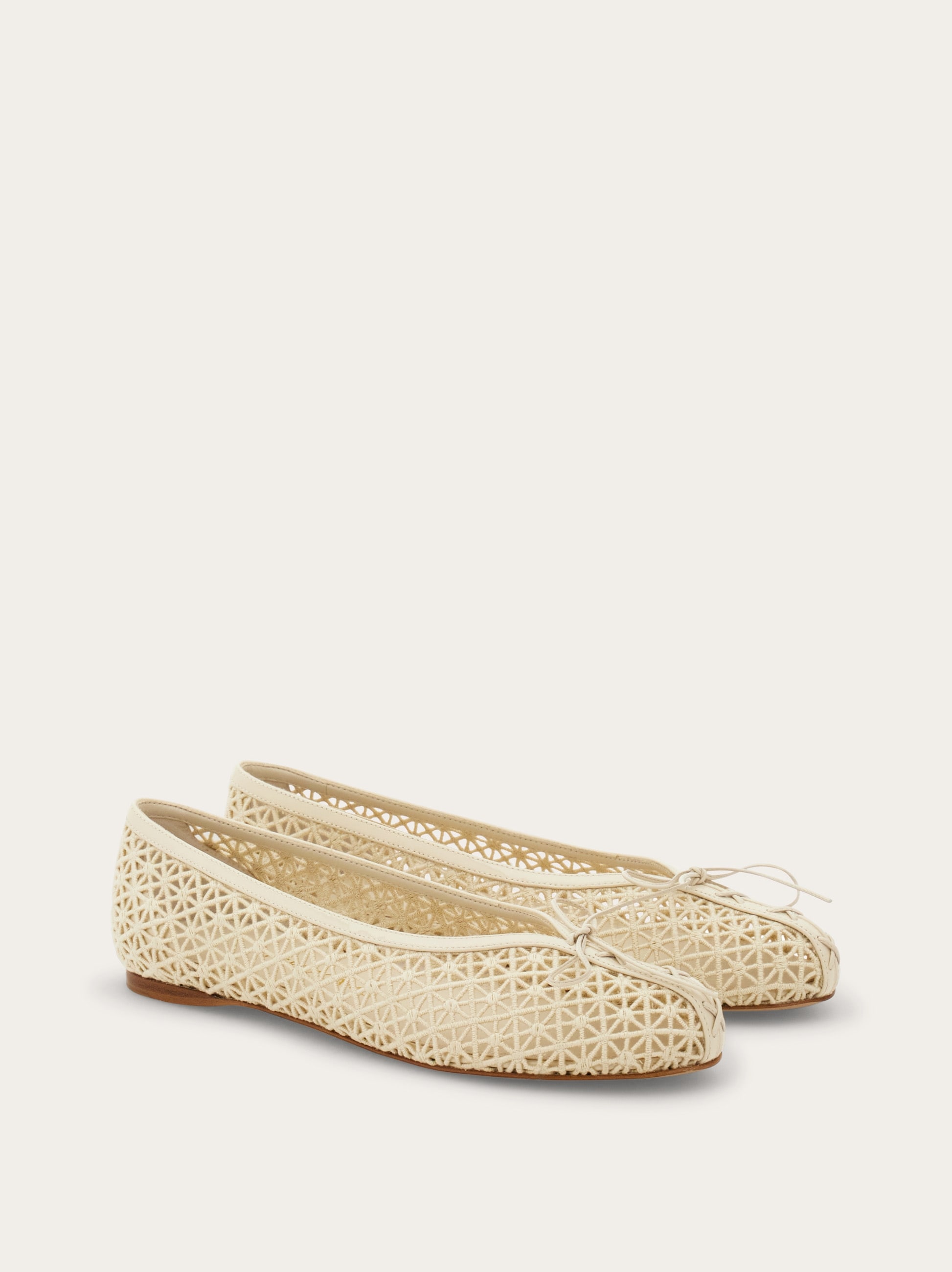 Macramé lace ballet flat - Women | Ferragamo