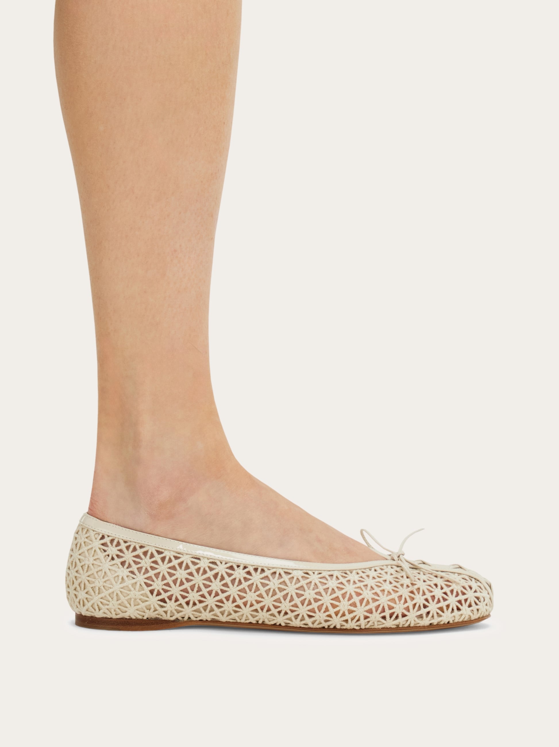 レース バレエフラット - ウィメンズ | Ferragamo