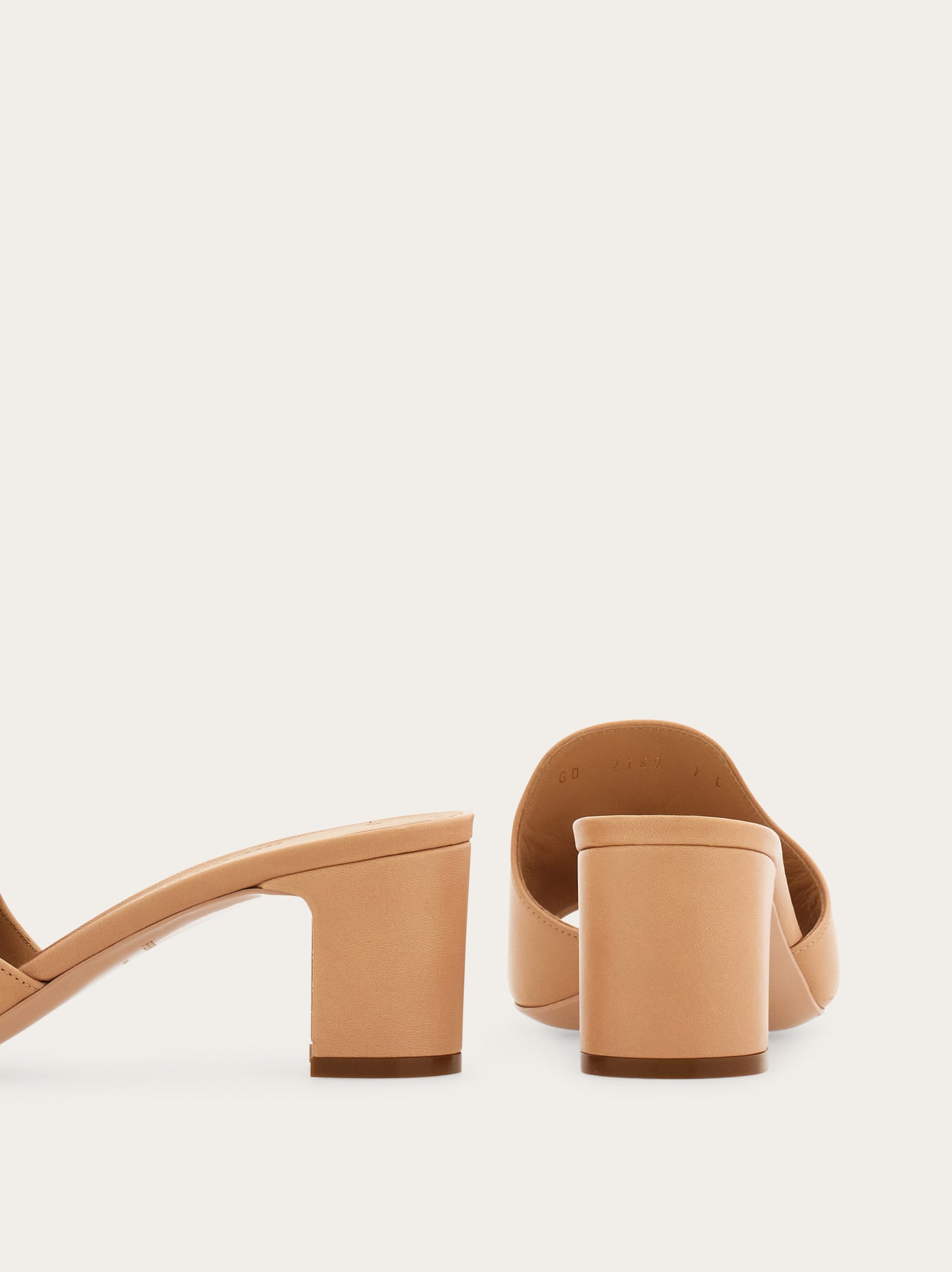ガンチーニ サンダル - ウィメンズ | Ferragamo