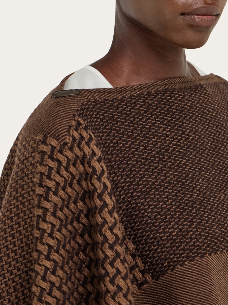 Jacquard cape Gallery image 2