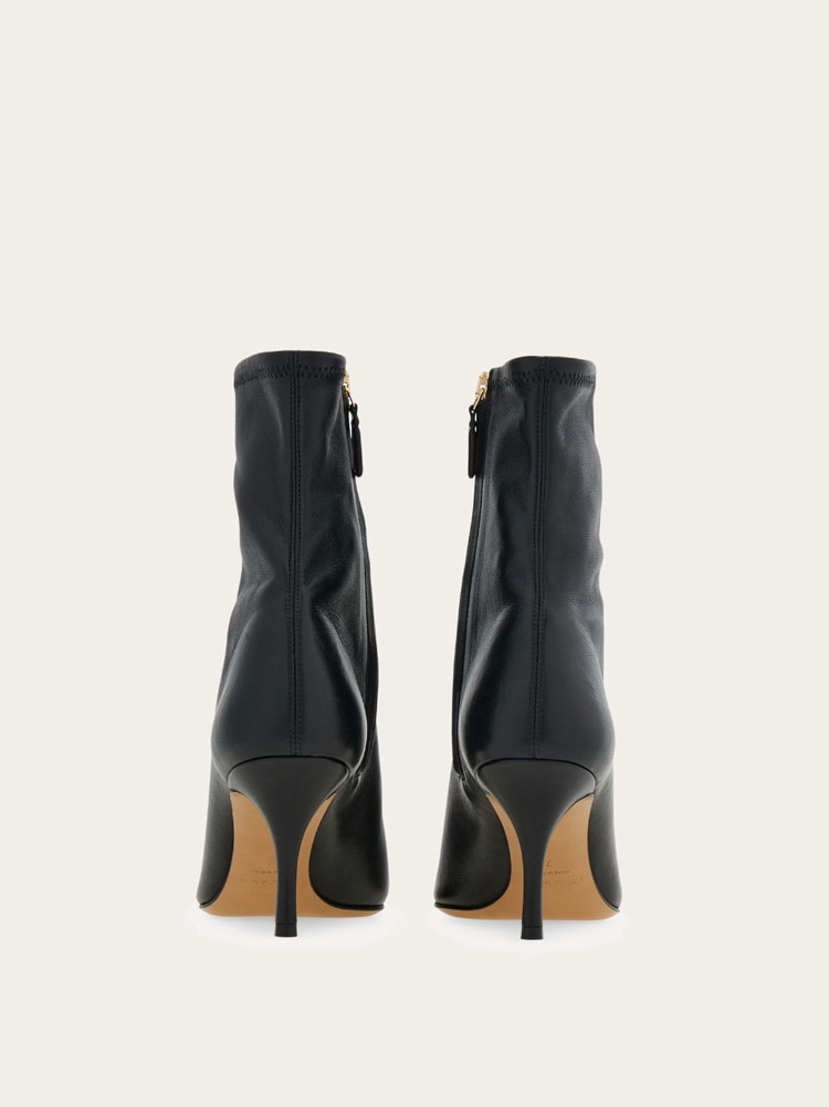 Pointed ankle boot with maxi Gancini buckle Gallery image 4