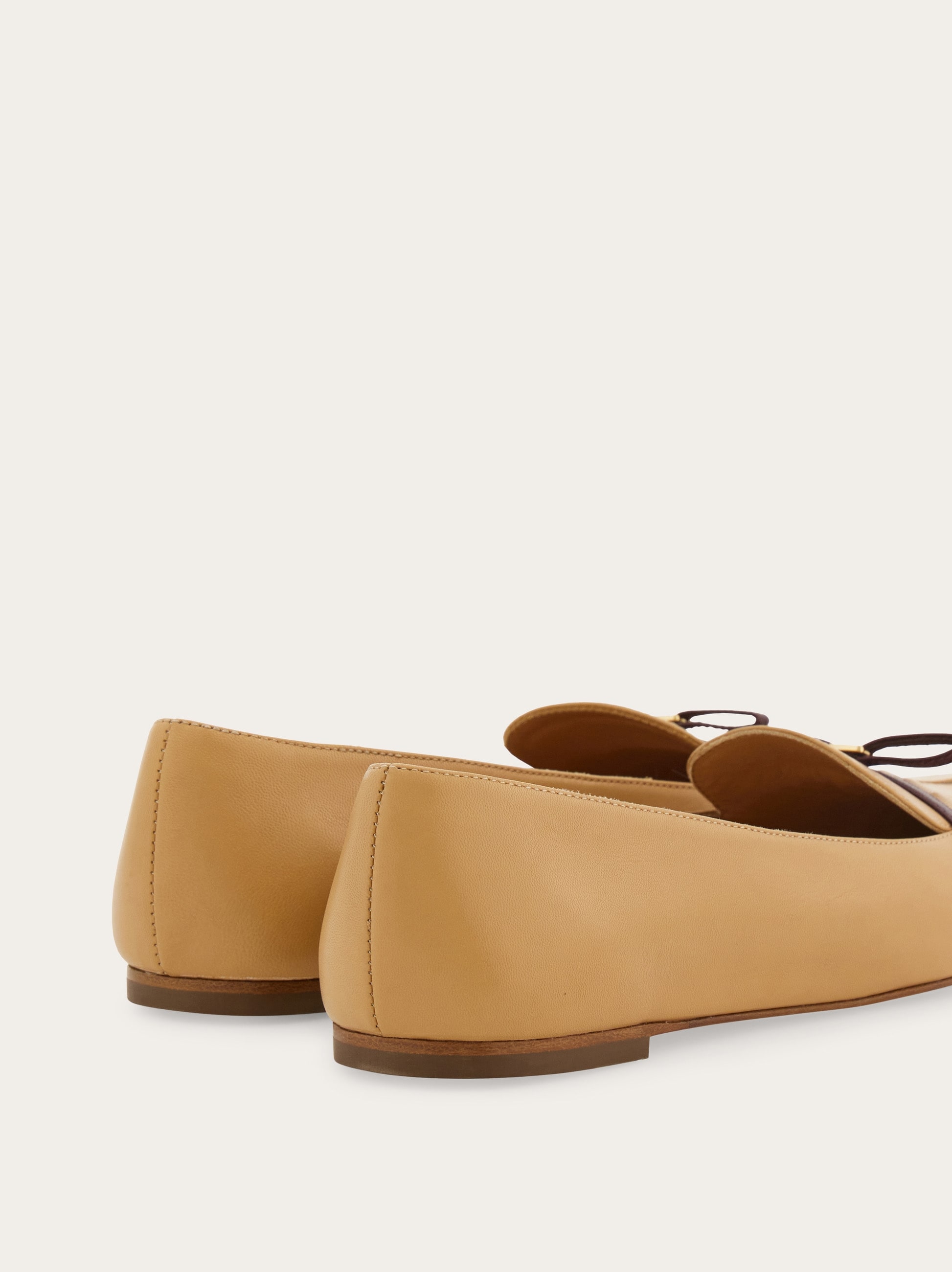 ミニリボン フラットシューズ - ウィメンズ | Ferragamo