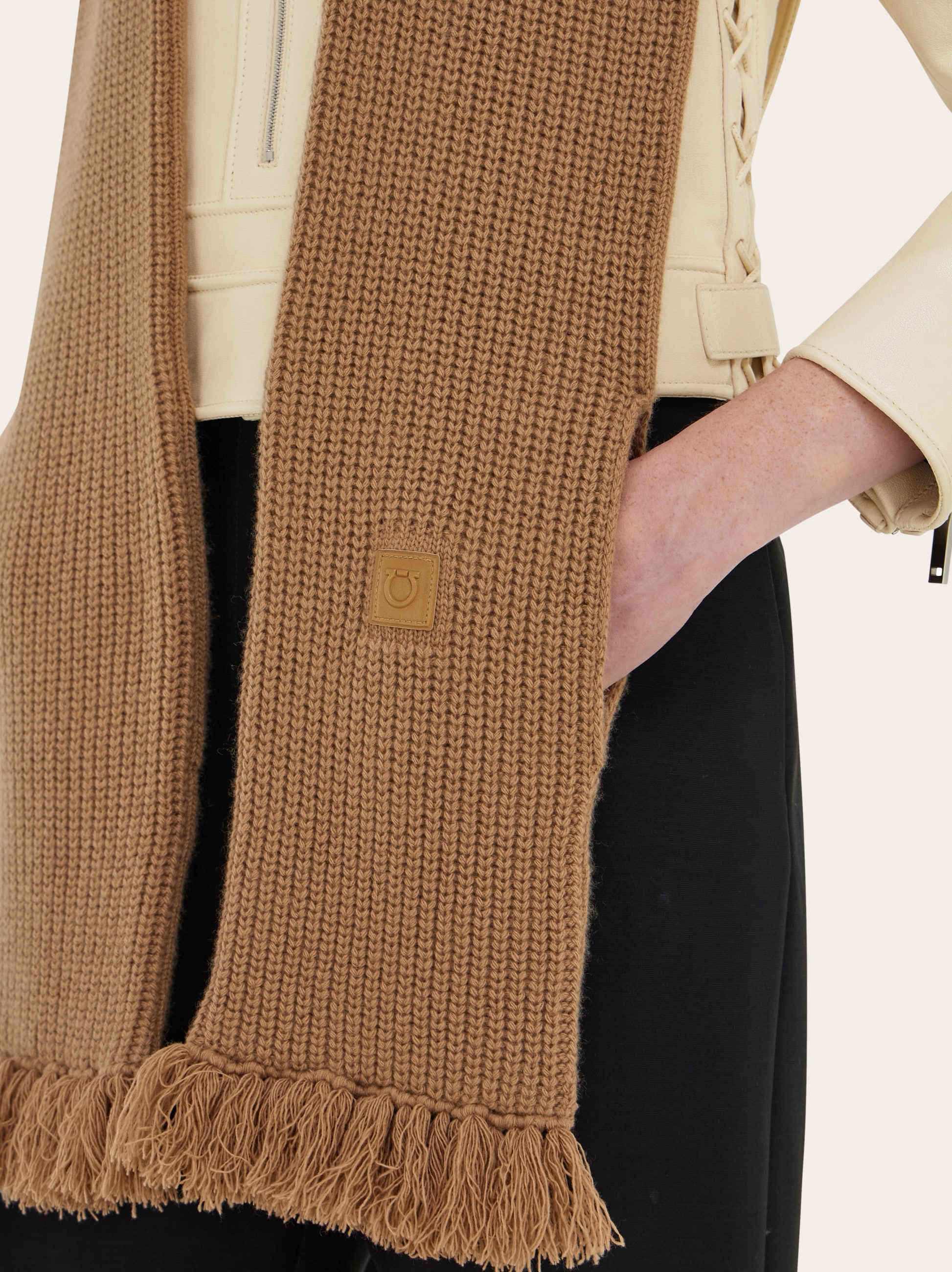 フード付きマフラー - ウィメンズ | Ferragamo