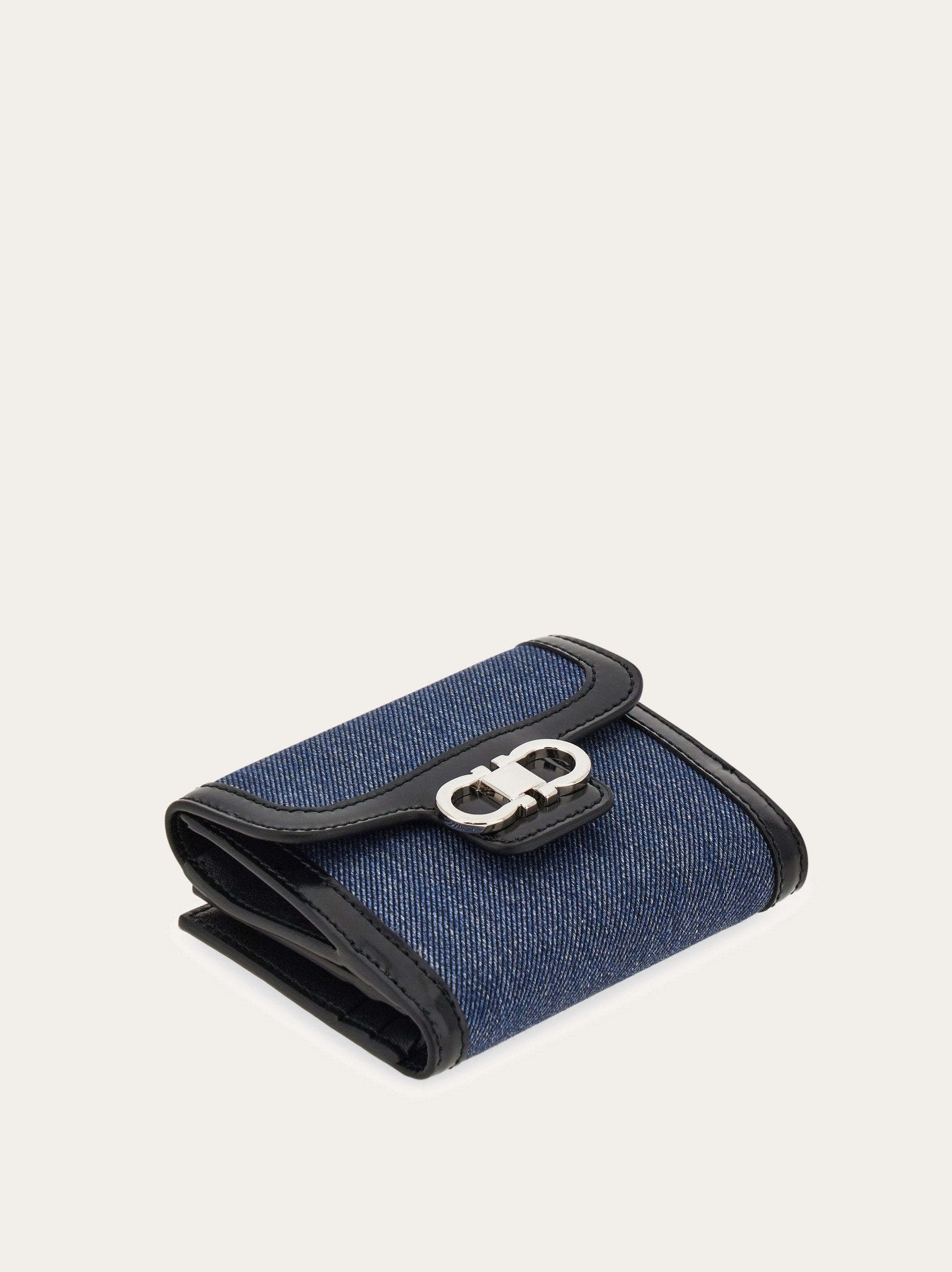 ガンチーニ 二つ折り財布 - ウィメンズ | Ferragamo