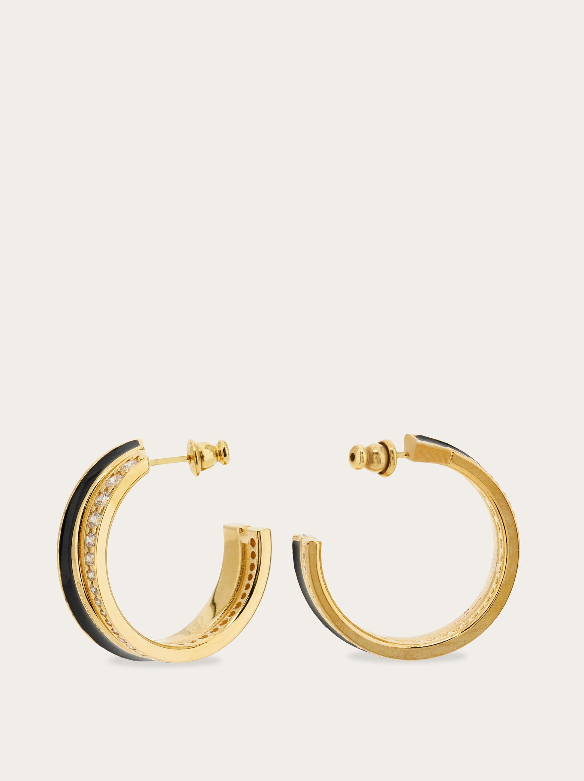 FERRAGAMO フープピアス パール付き Salvatore Ferragamo フェラガモ パール付きピアス 機内販売 - メルカリ