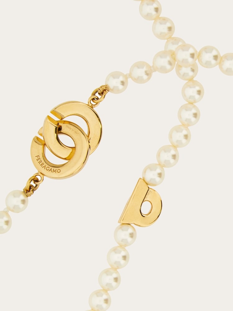 Pearl necklace Gallery image 2