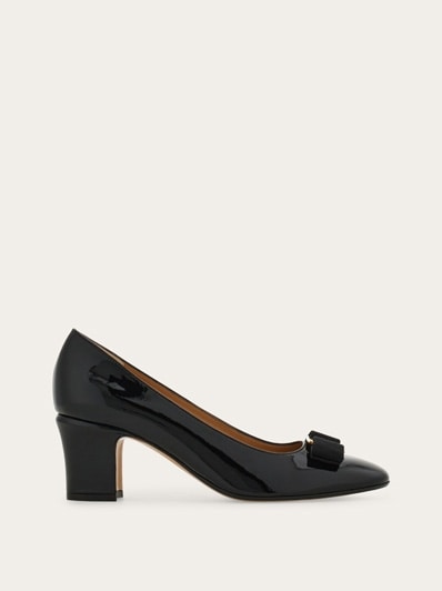 Ferragamo ベージュパンプス リボン付き　スプリング　6 1/2D Ferragamo ベージュパンプス リボン付き スプリング 6 1/2D