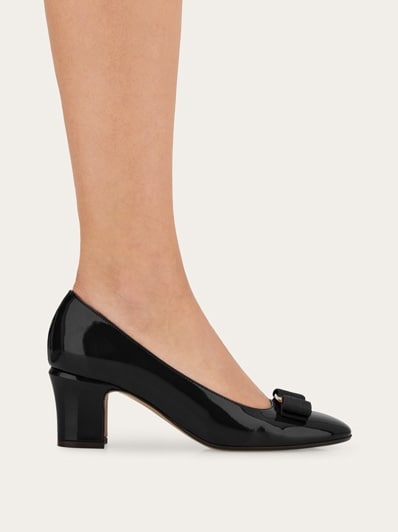 【美品】Ferragamo フェラガモ ヴァラリボンパンプス ローヒール 7 ヴァラ・リボン パンプス - ウィメンズ | Ferragamo