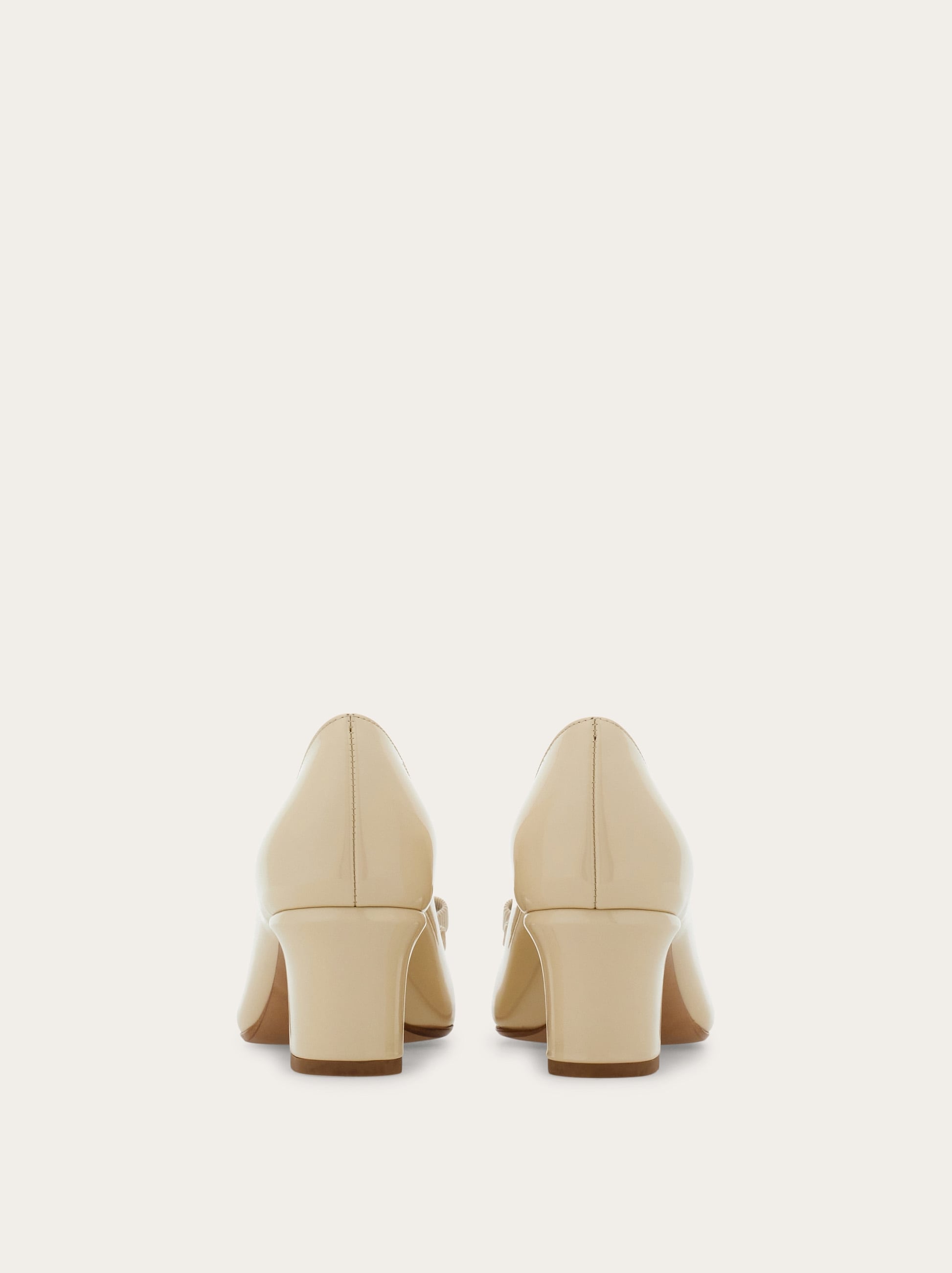 ヴァラ リボン パンプス - ウィメンズ | Ferragamo