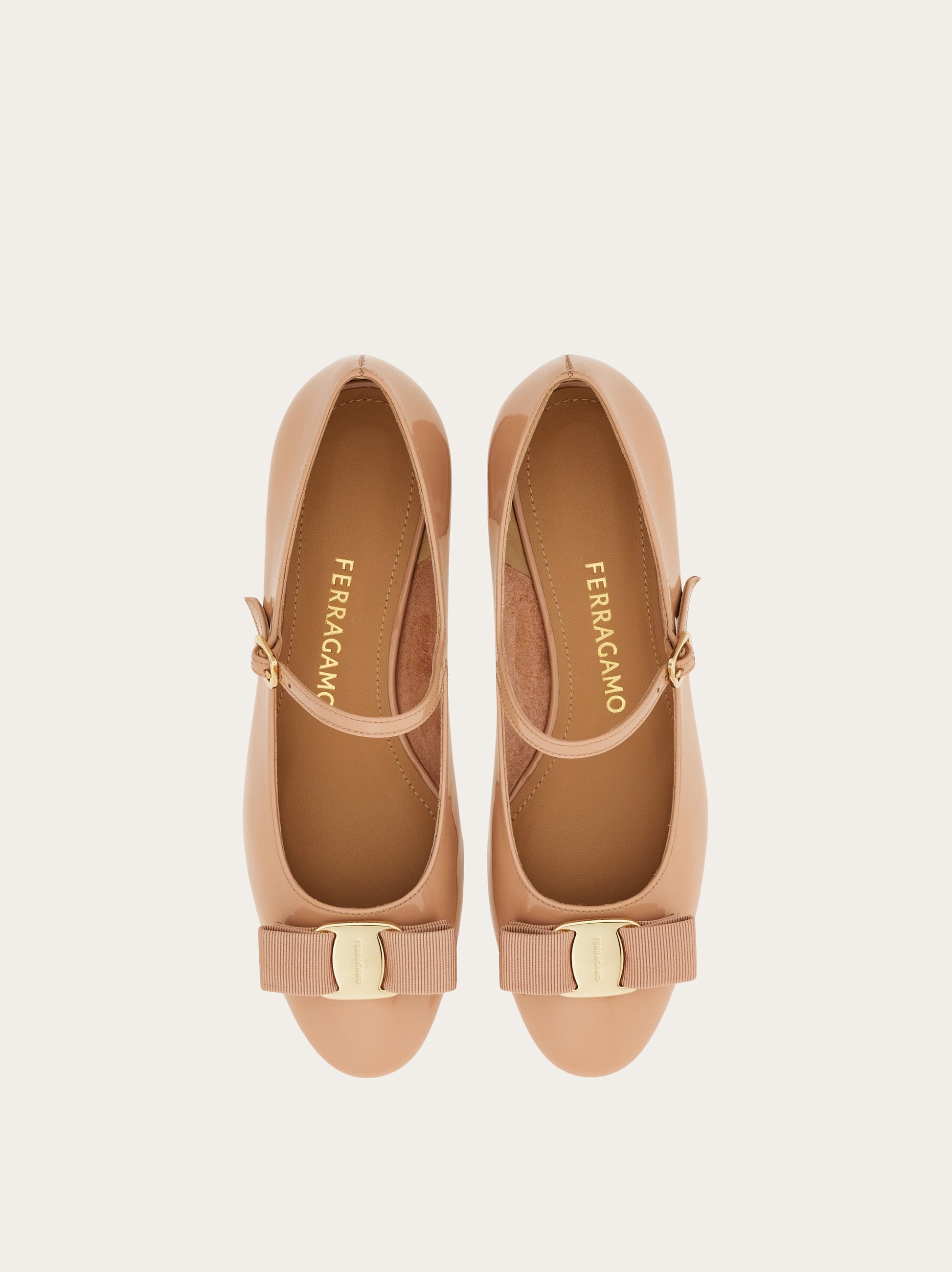 【Bow】Ferragamo ピンクリボンヒール Bow】Ferragamo ピンクリボンヒール Salvatore Ferragamo