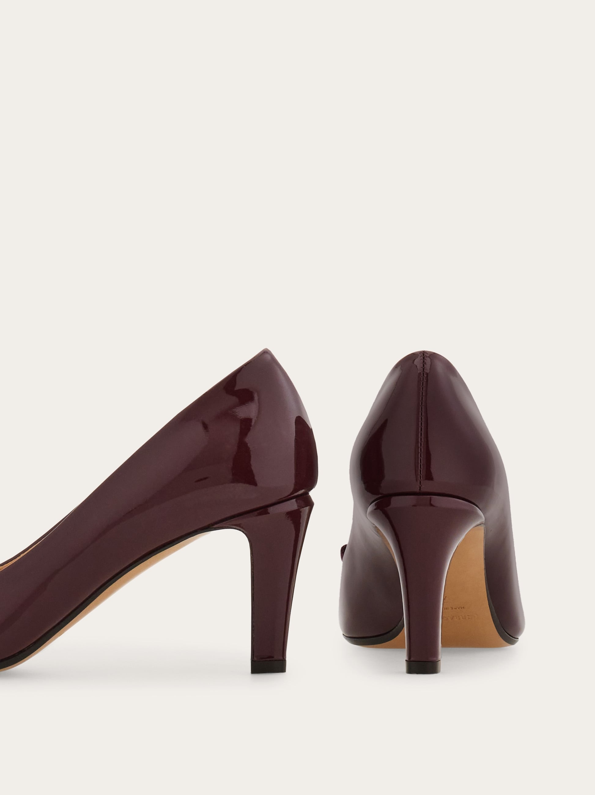 Vara bow pump - Women | Ferragamo