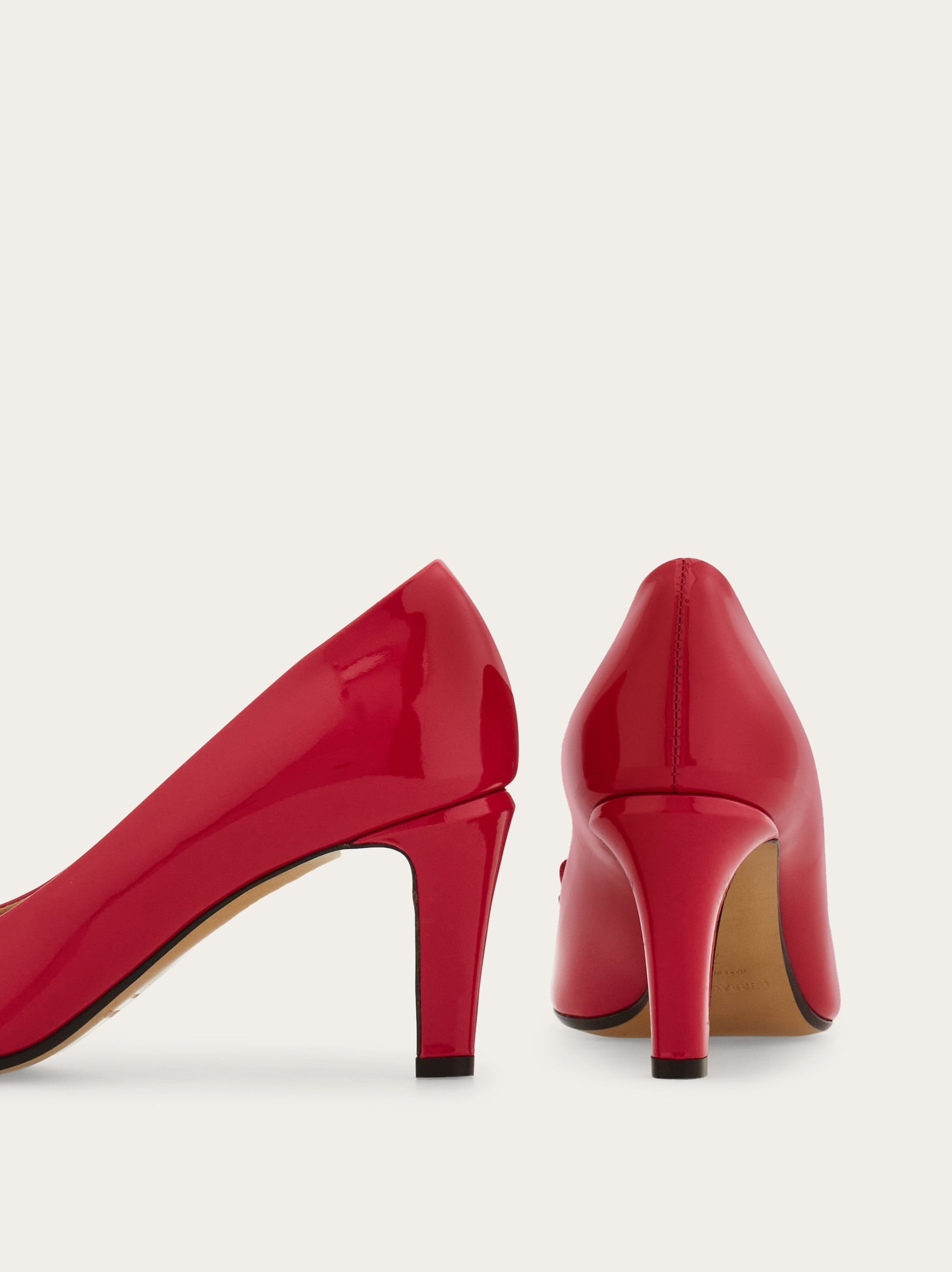 ヴァラ リボン パンプス - ウィメンズ | Ferragamo