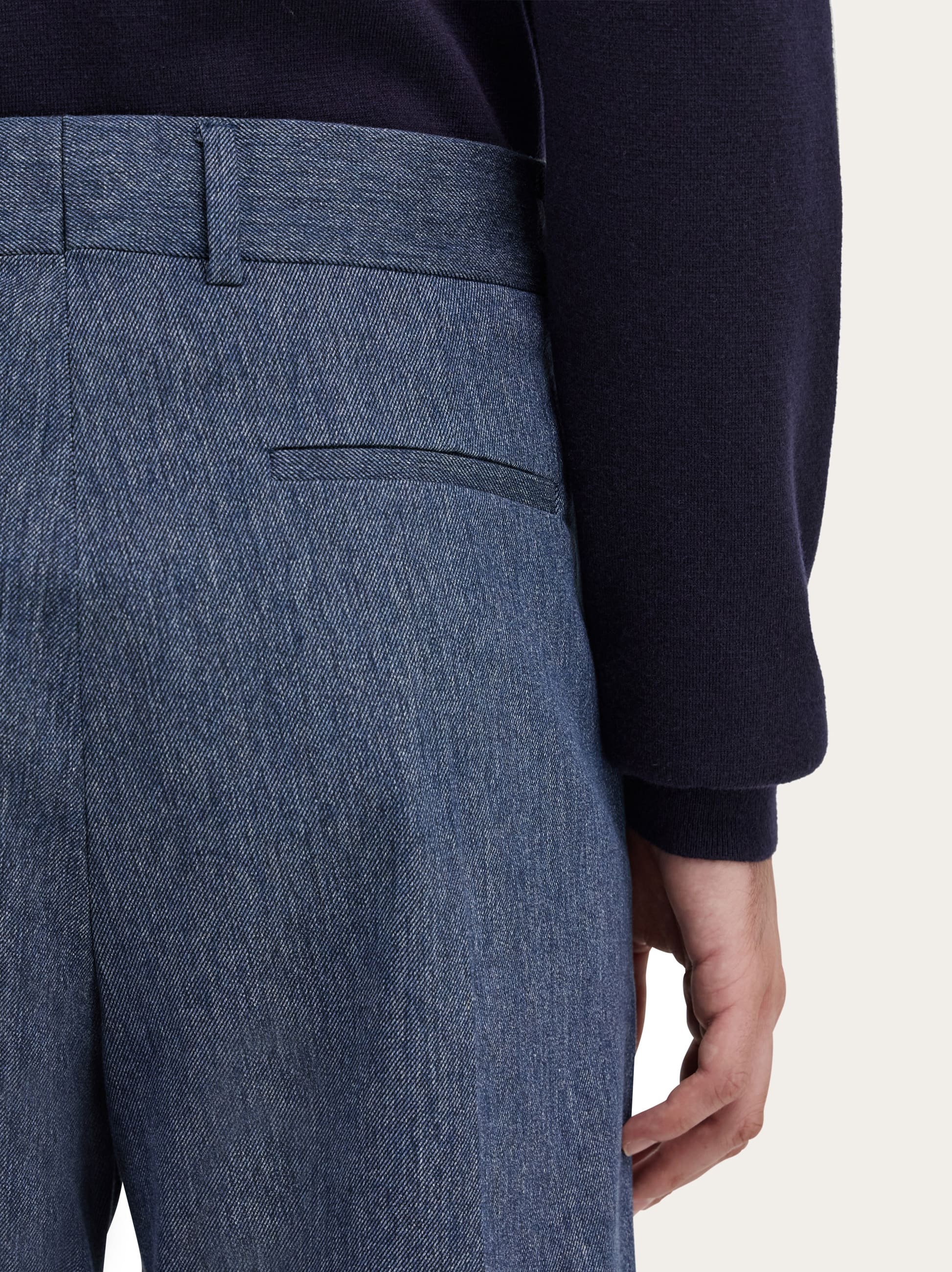 【美品】フェラガモ　ストレートパンツ　スラックス　スーパー120　イタリア製　紺 トラウザーパンツ - メンズ | Ferragamo