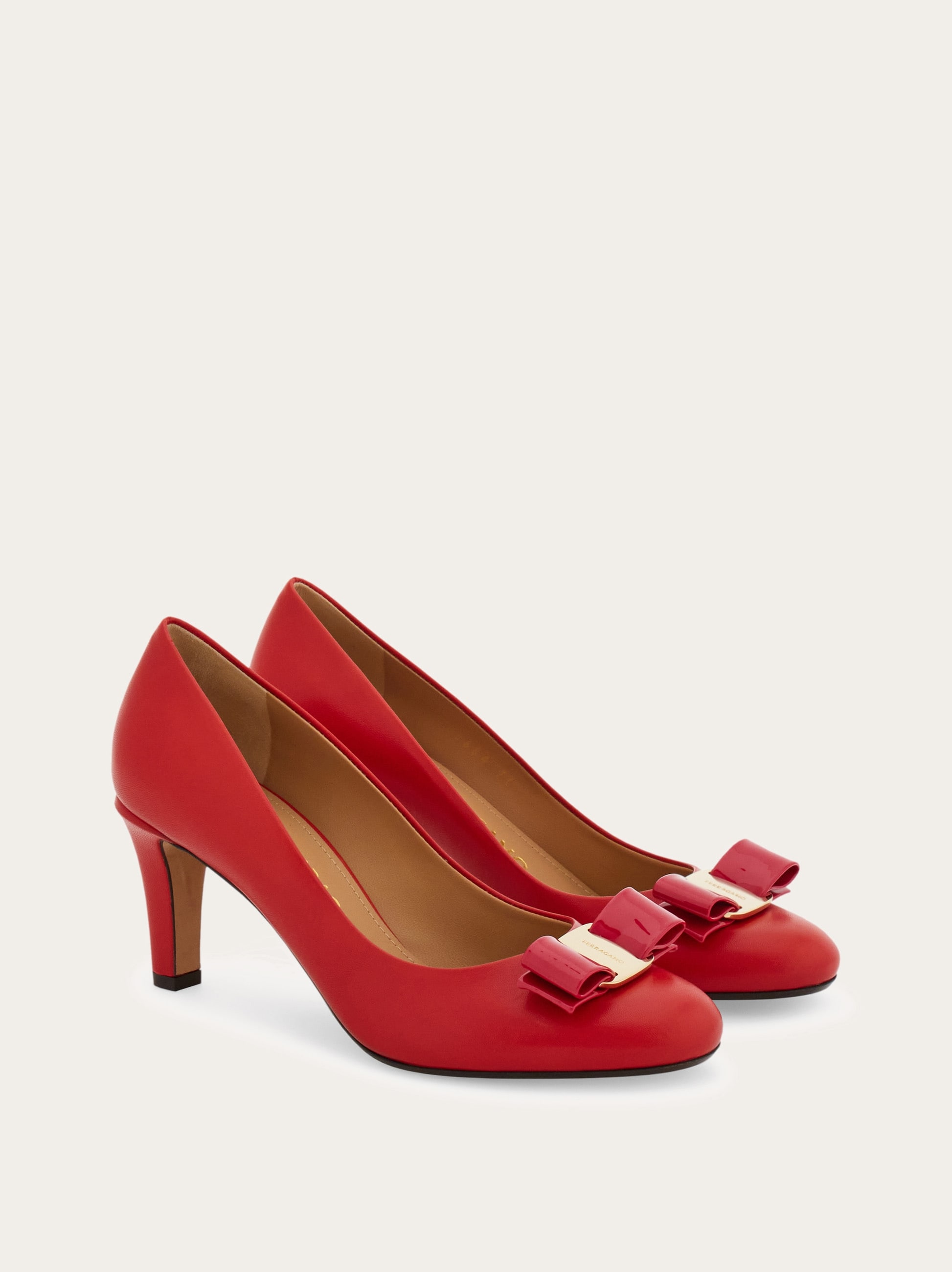 ヴァラ・リボン パンプス - ウィメンズ | Ferragamo