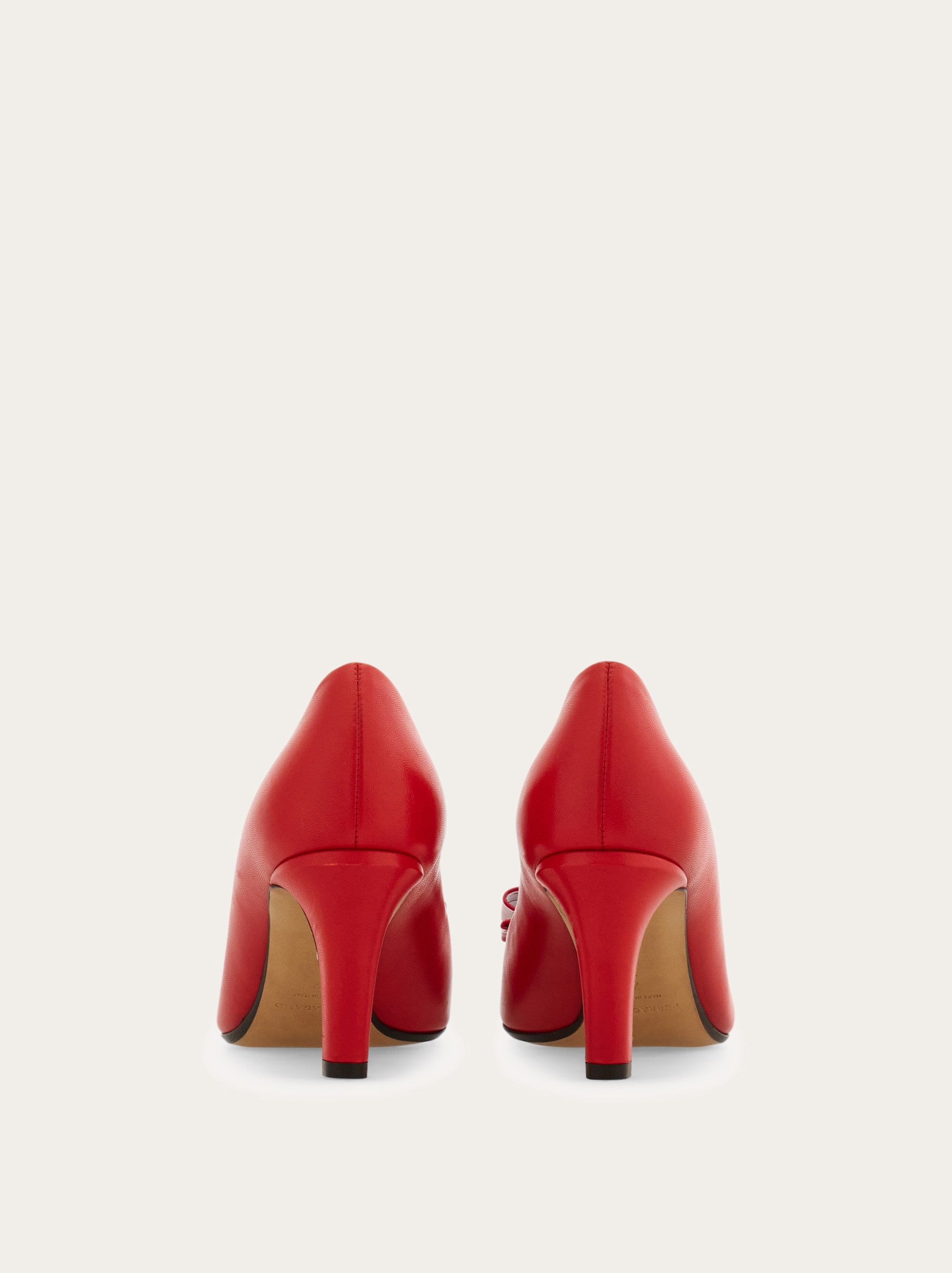 ヴァラ・リボン パンプス - ウィメンズ | Ferragamo