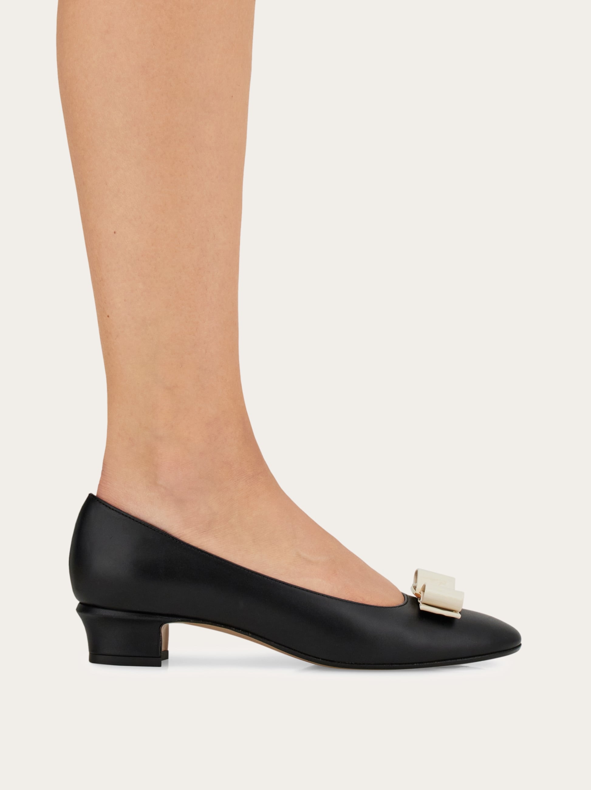 ヴァラ - ウィメンズ | Ferragamo