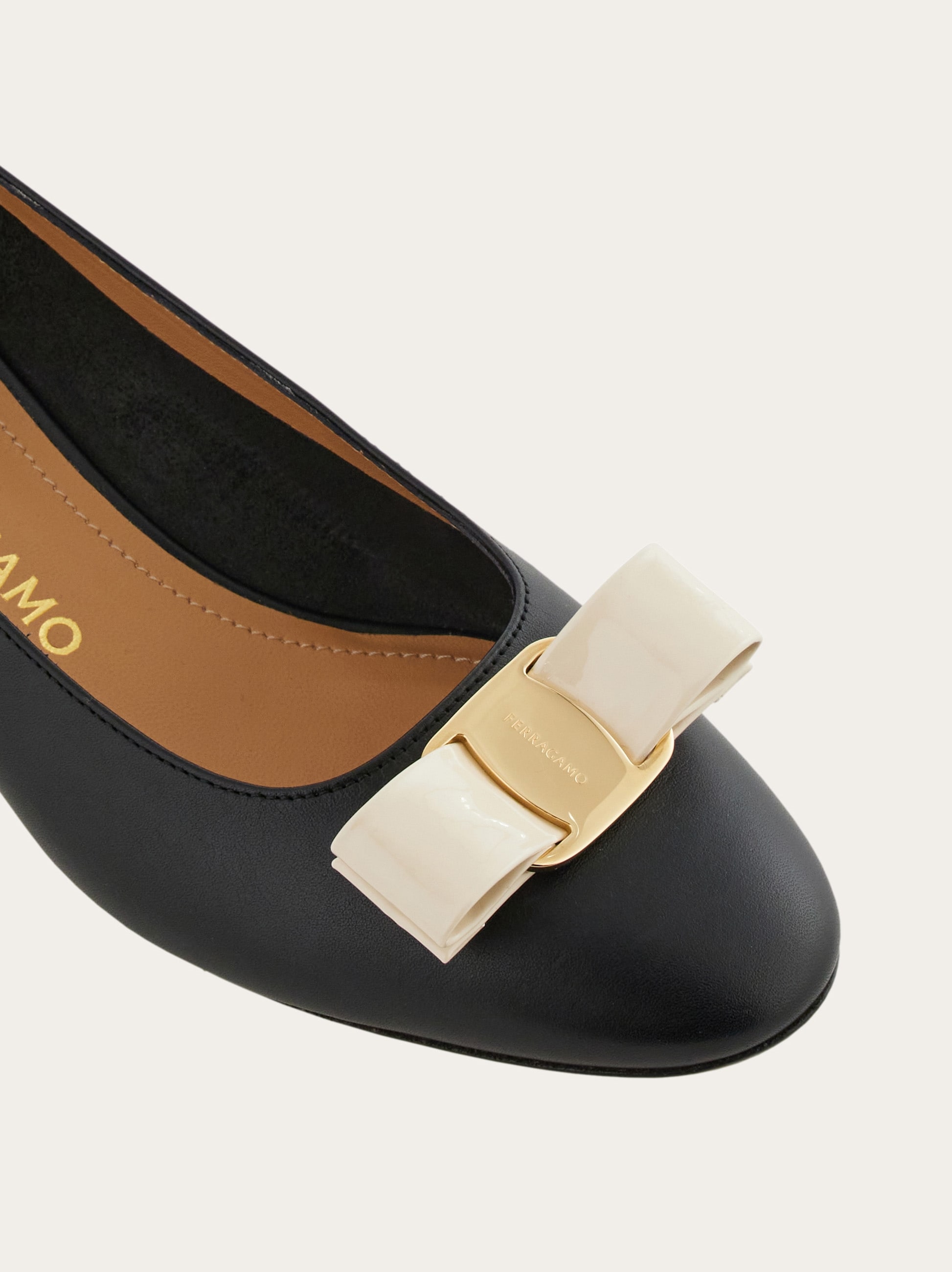 ヴァラ - ウィメンズ | Ferragamo