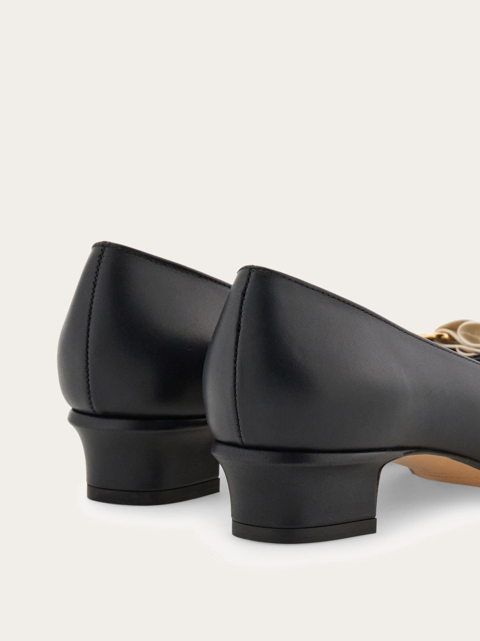 ヴァラ - ウィメンズ | Ferragamo