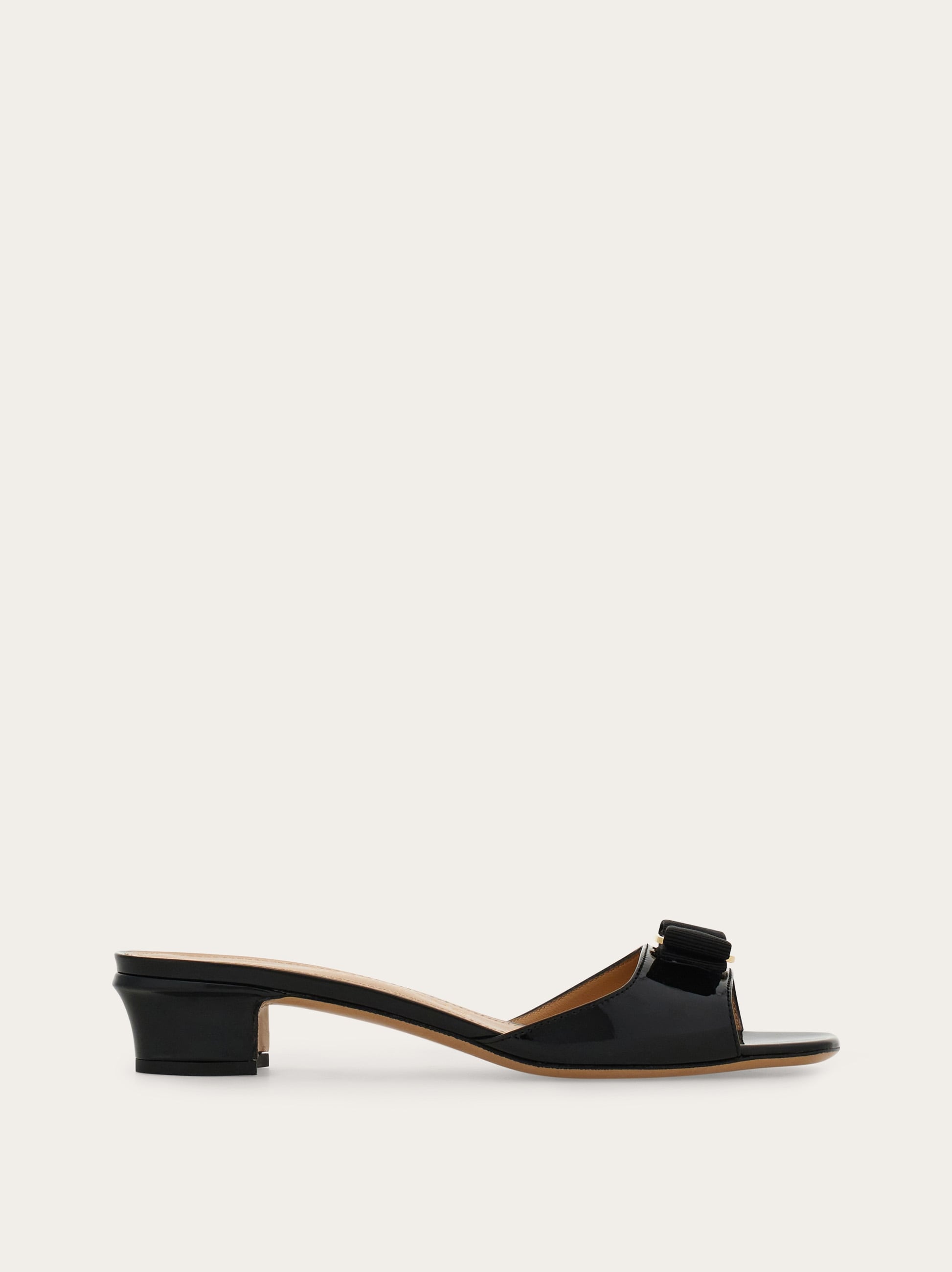 Vara bow slide - Women | Ferragamo