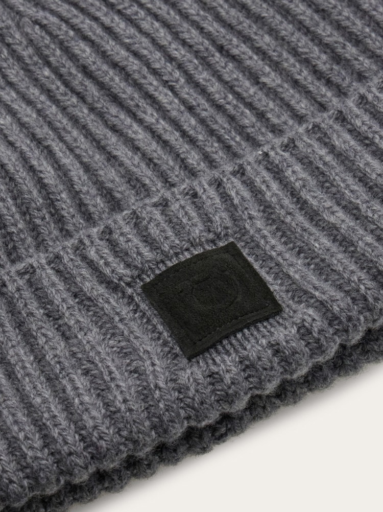 Knitted beanie Gallery image 2