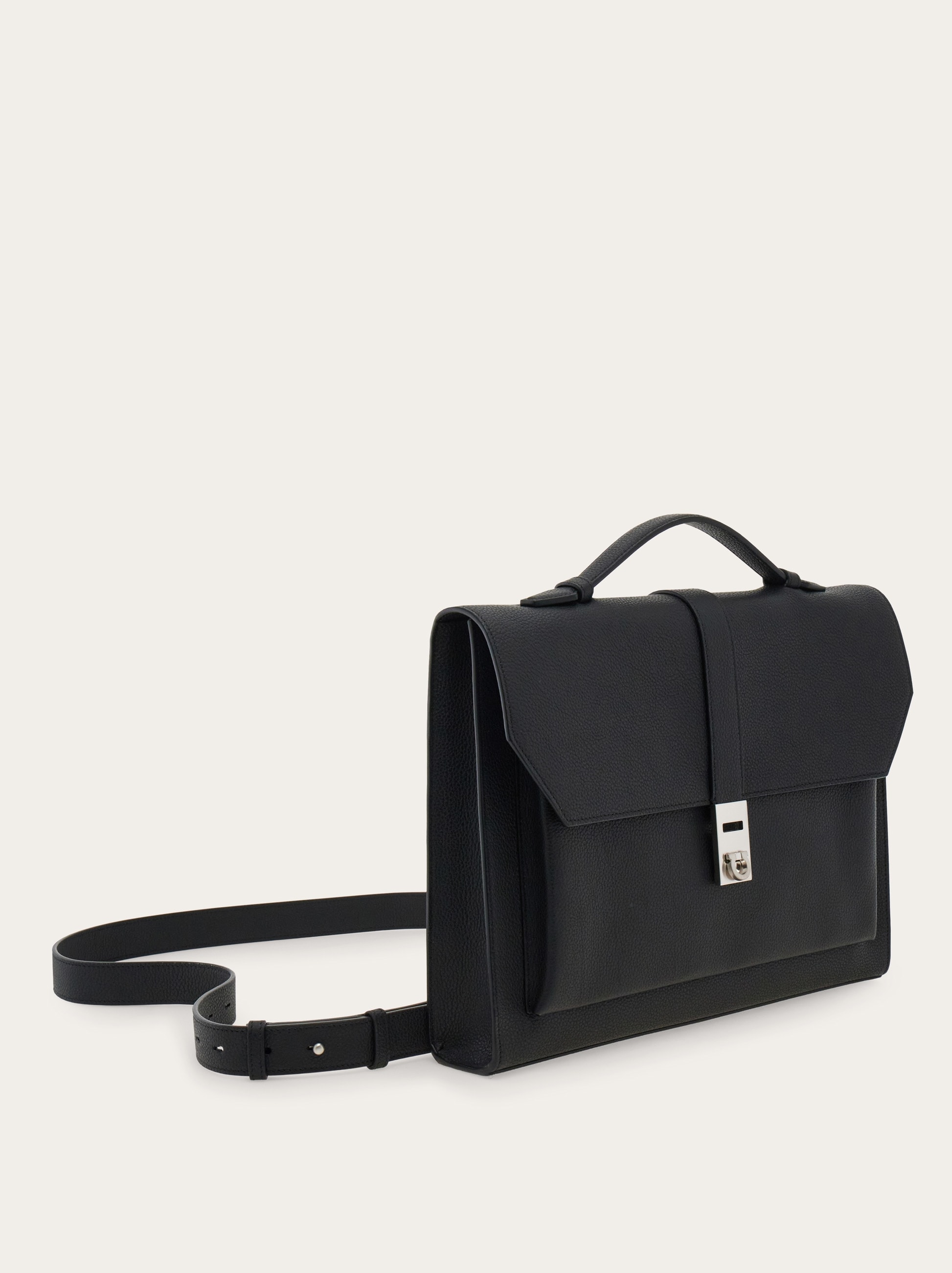 美品】フェラガモ エンボスレザー フラップブリーフケース 2way