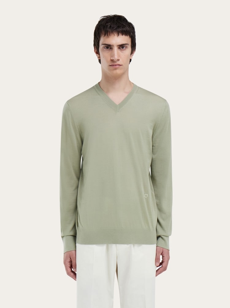 Vネックニット Gallery image 2