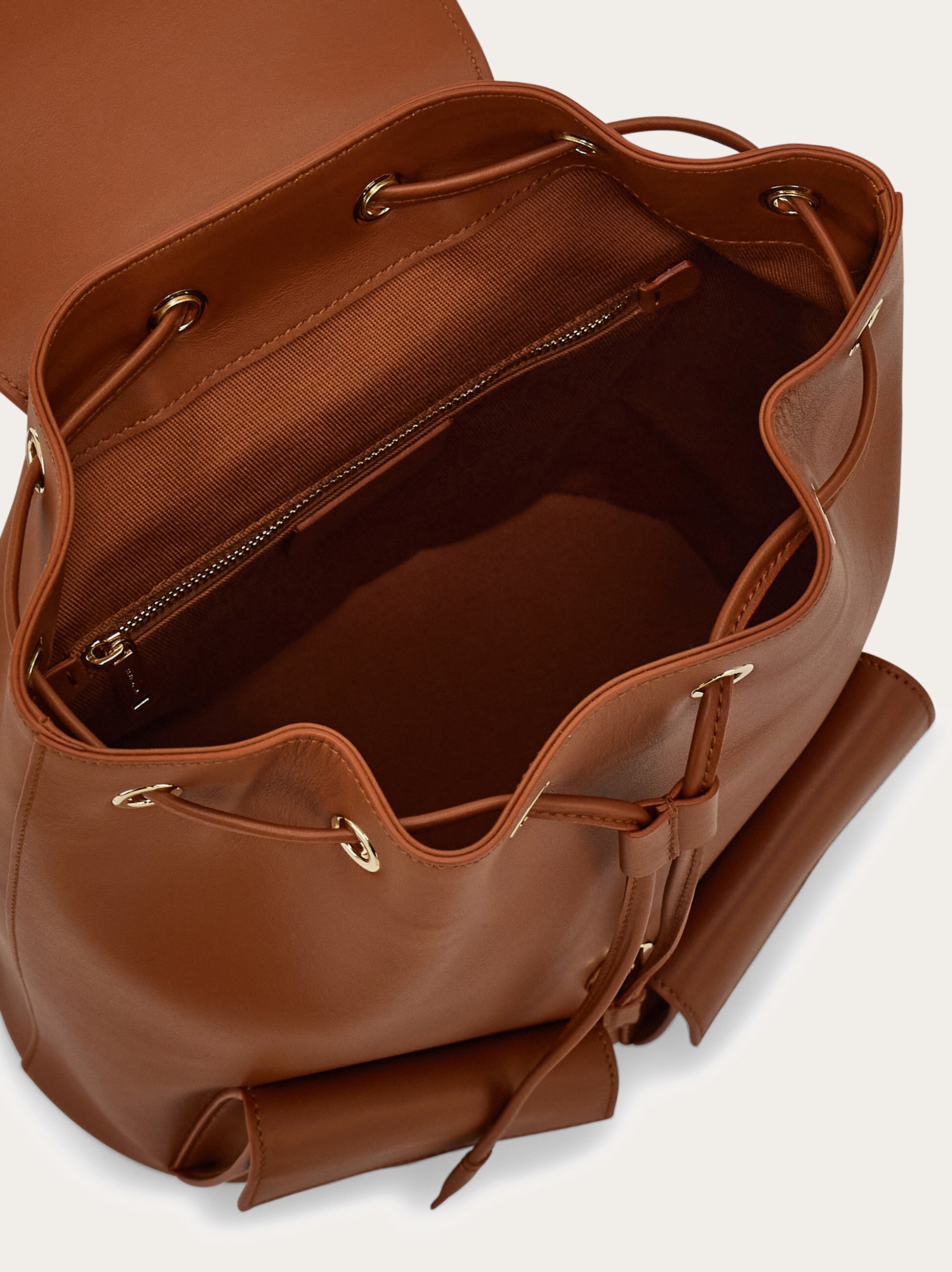 Backpack (M) - Women | Ferragamo display picture 2