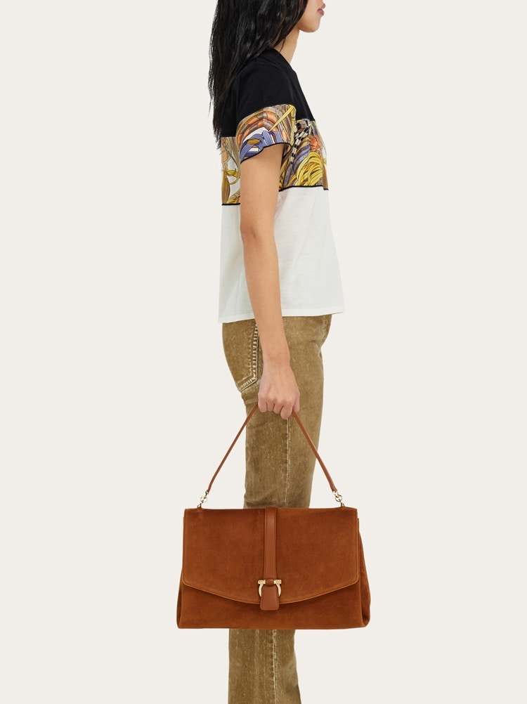 Front flap shoulder bag (L) Gallery image 2