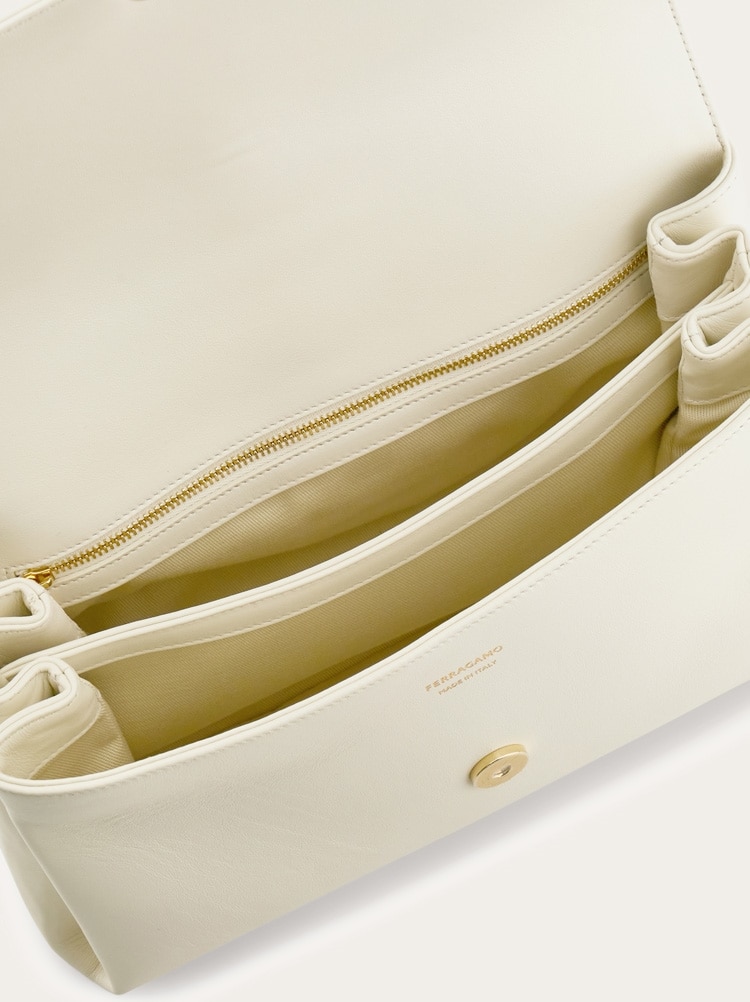 Bolso de hombro con solapa (S) Gallery image 6