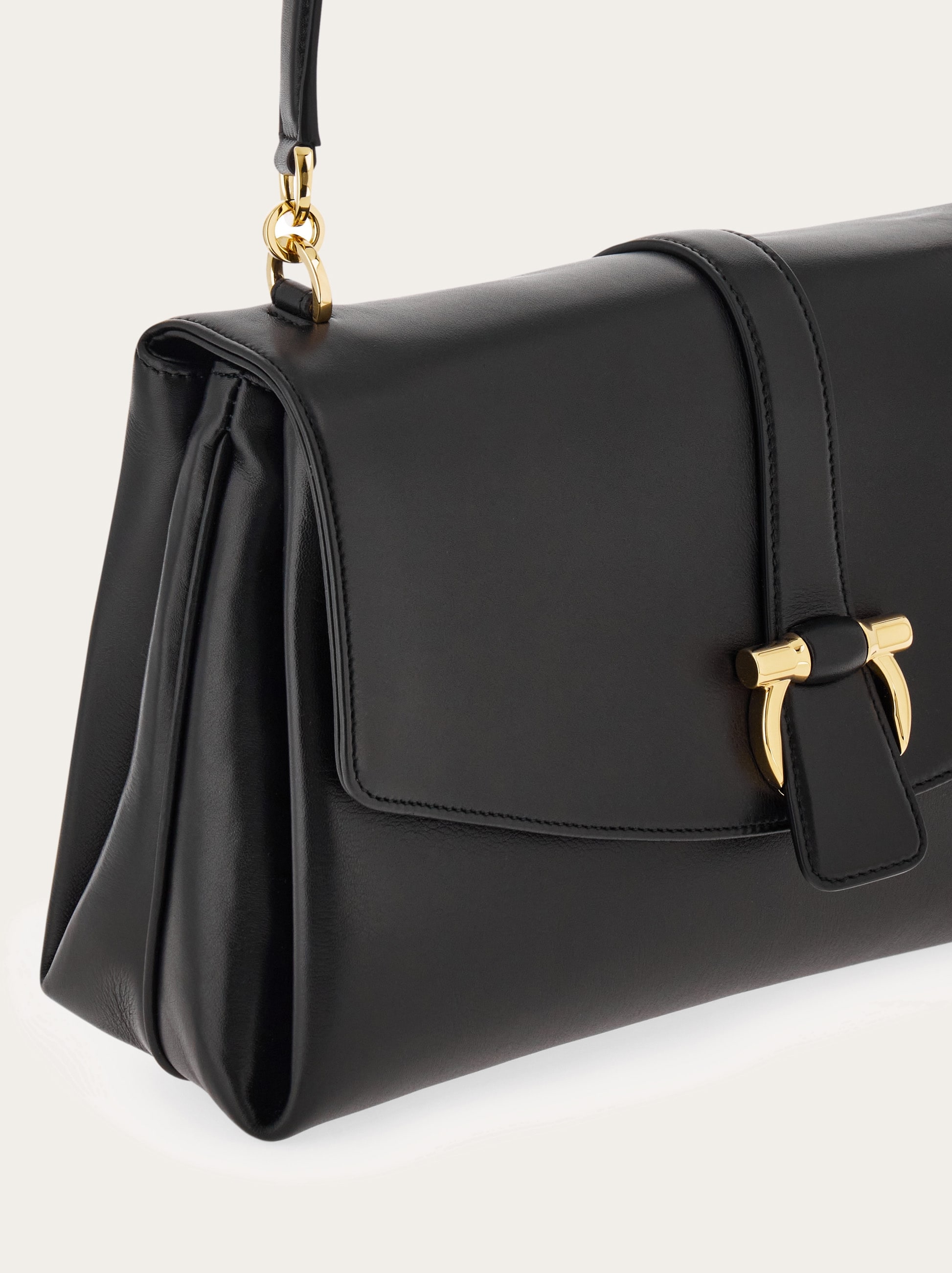 Front flap shoulder bag (S) - Women | Ferragamo