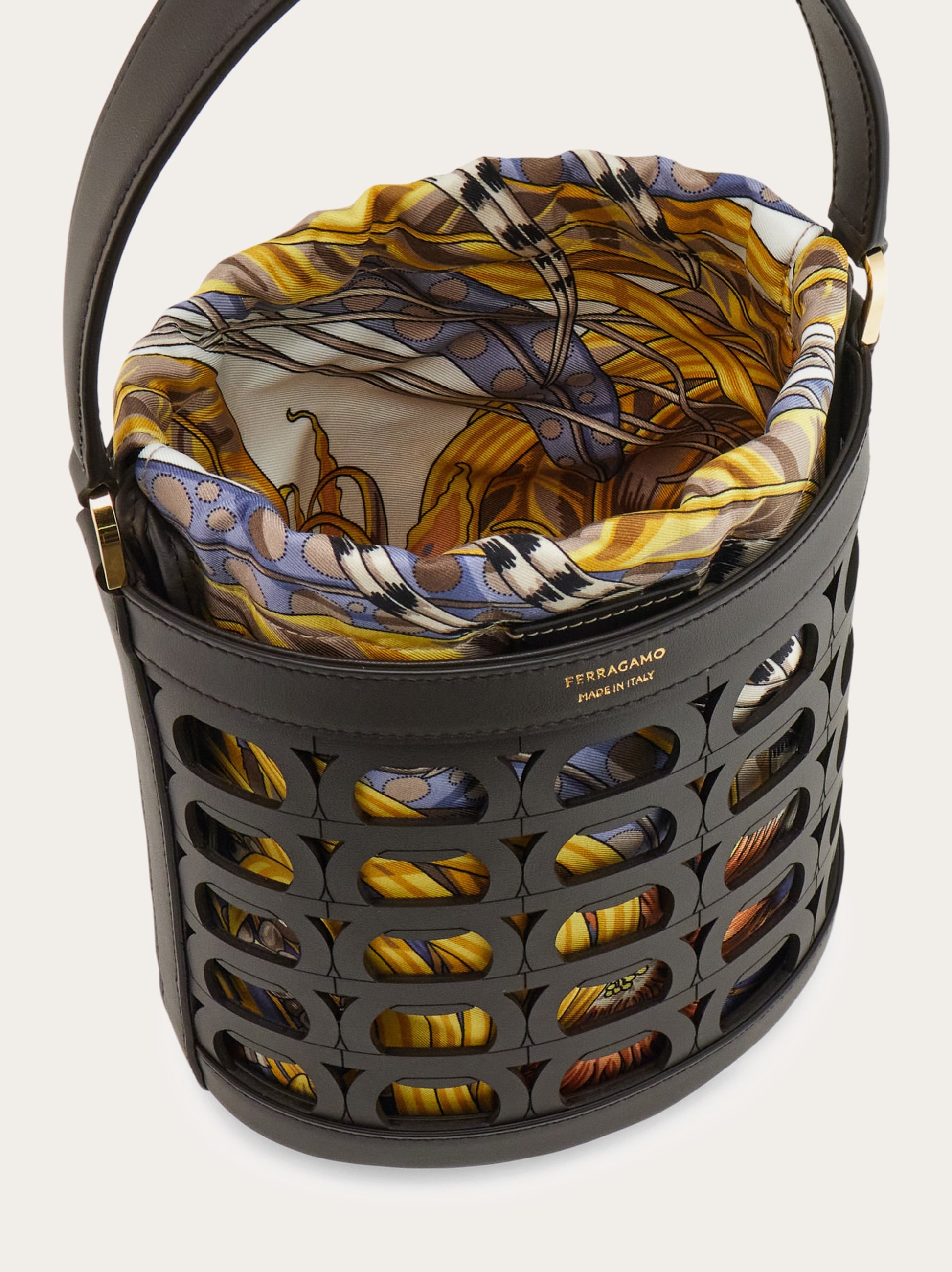 ガンチーニ バケットバッグ - ウィメンズ | Ferragamo