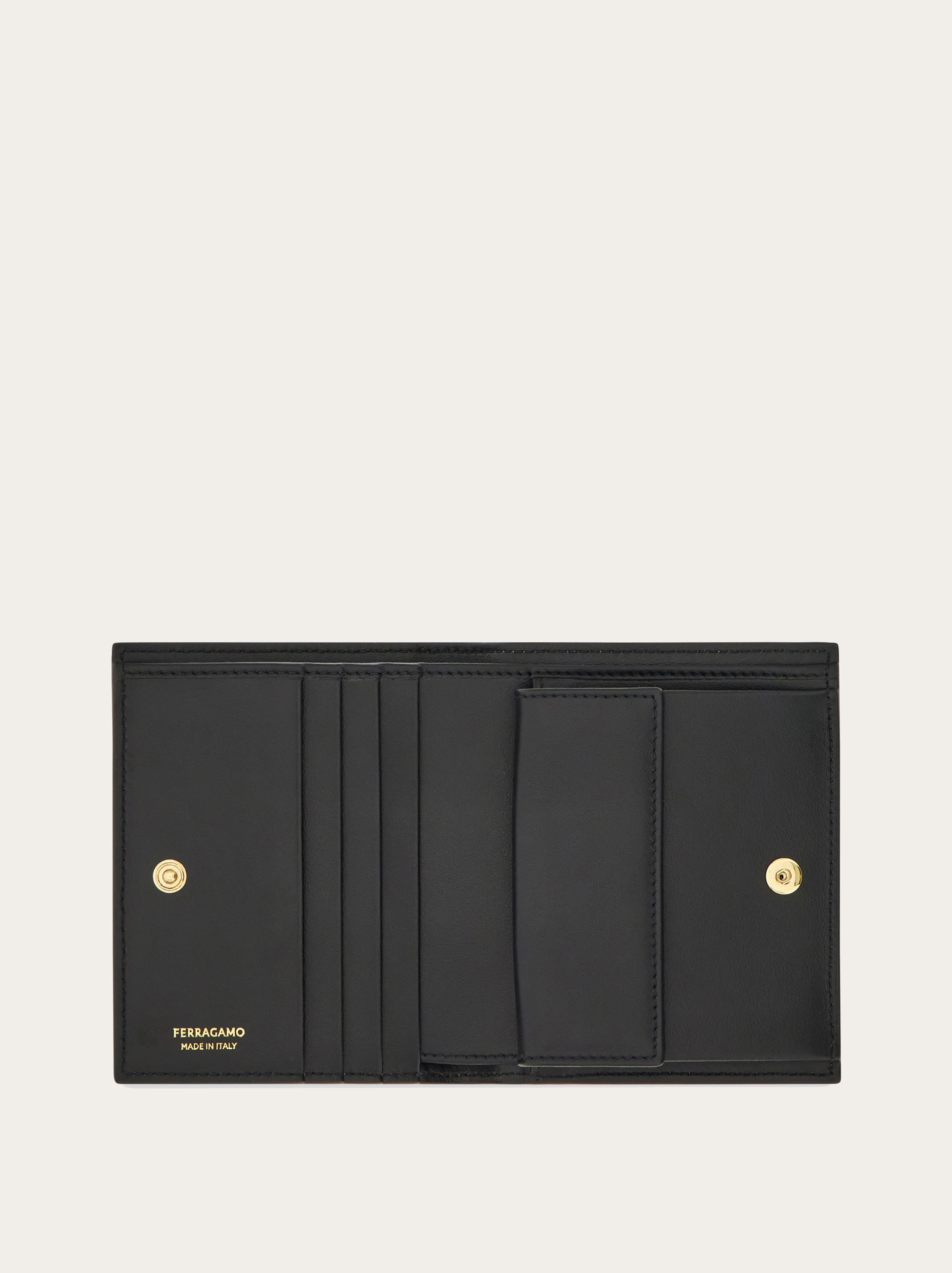 超美品 Salvatore Ferragamo 馬蹄 ケース Salvatore Ferragamo Gancini Embossed Wallet 661662 783775 Black