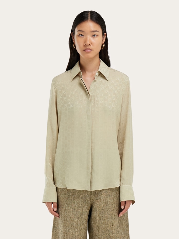 Camisa de seda con Ferragamo Monogram Gallery image 5