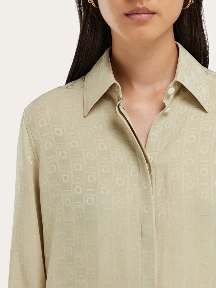 Camisa de seda con Ferragamo Monogram Gallery image 2